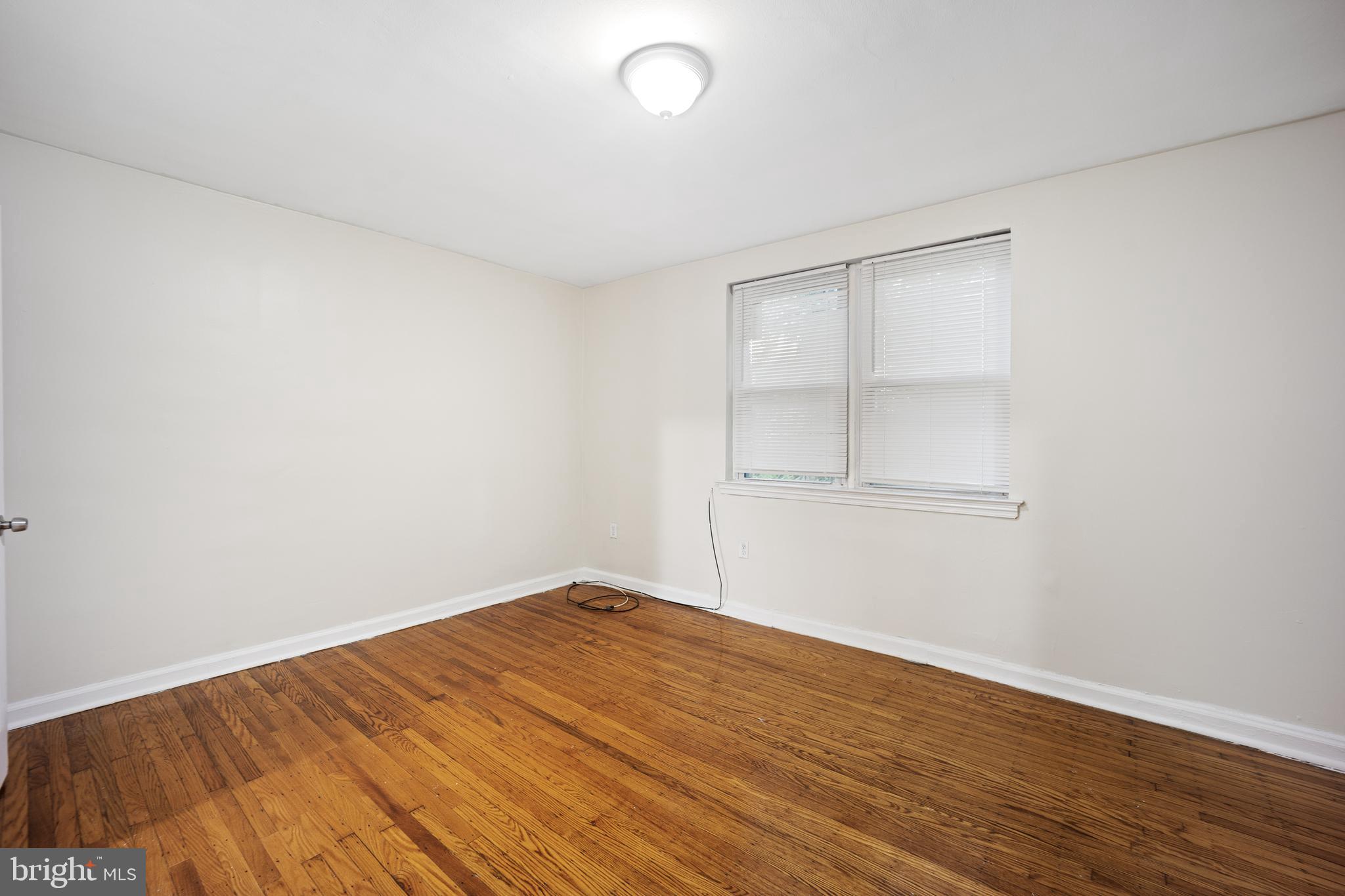 FERN ROCK - Residential Lease