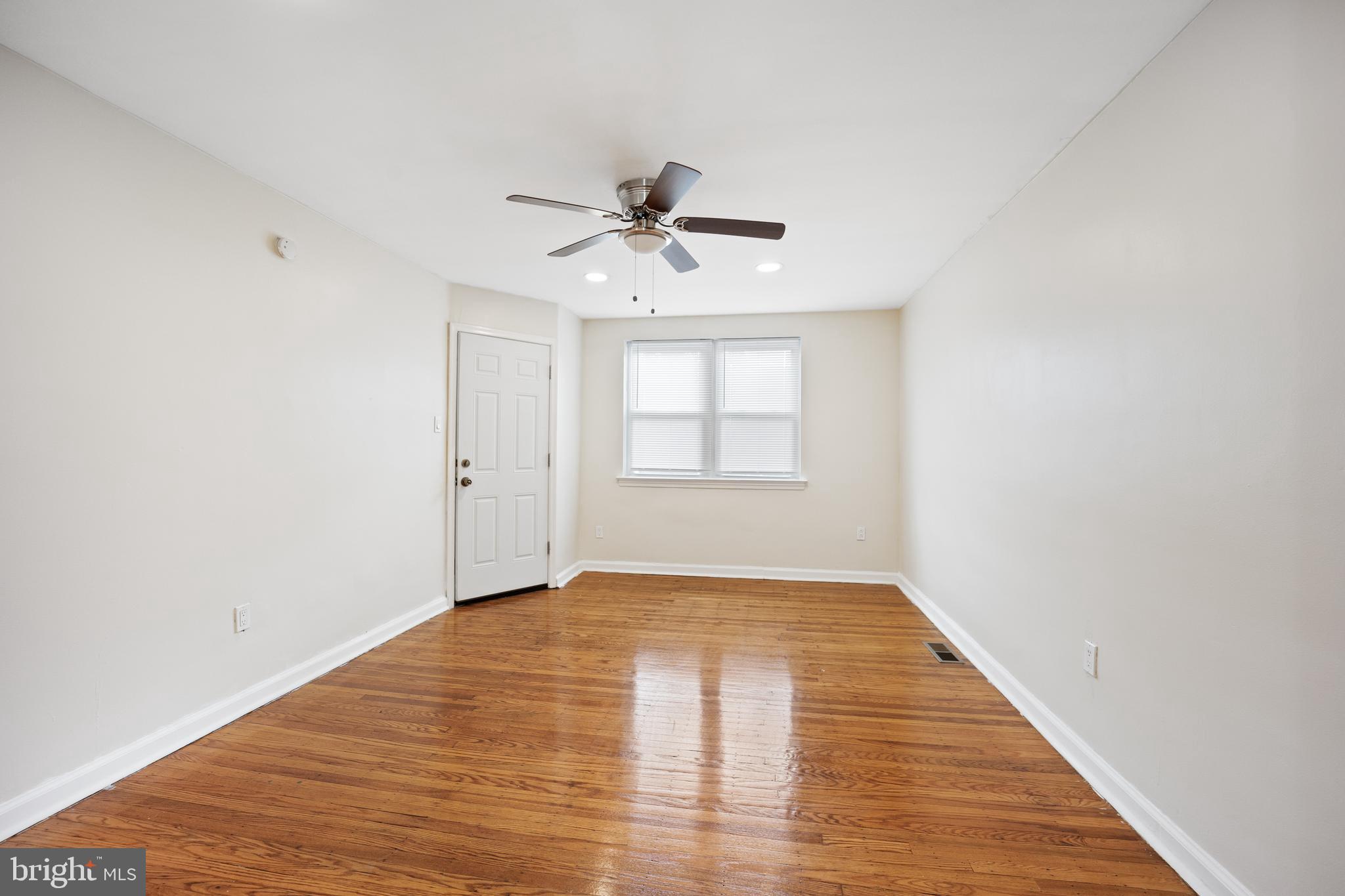 FERN ROCK - Residential Lease