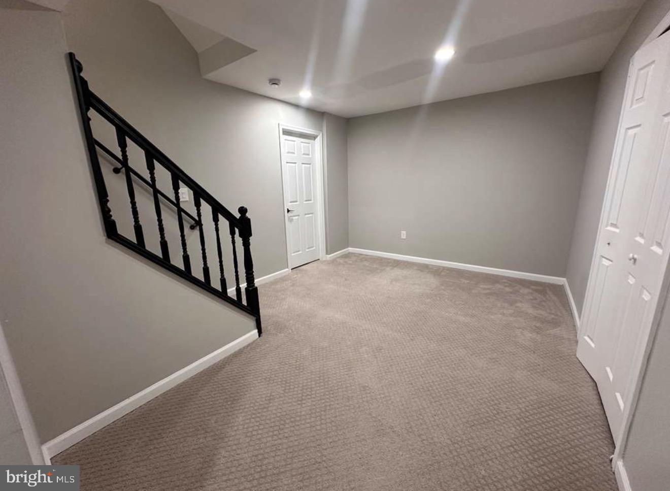 POTOMAC KNOLLS - Residential Lease