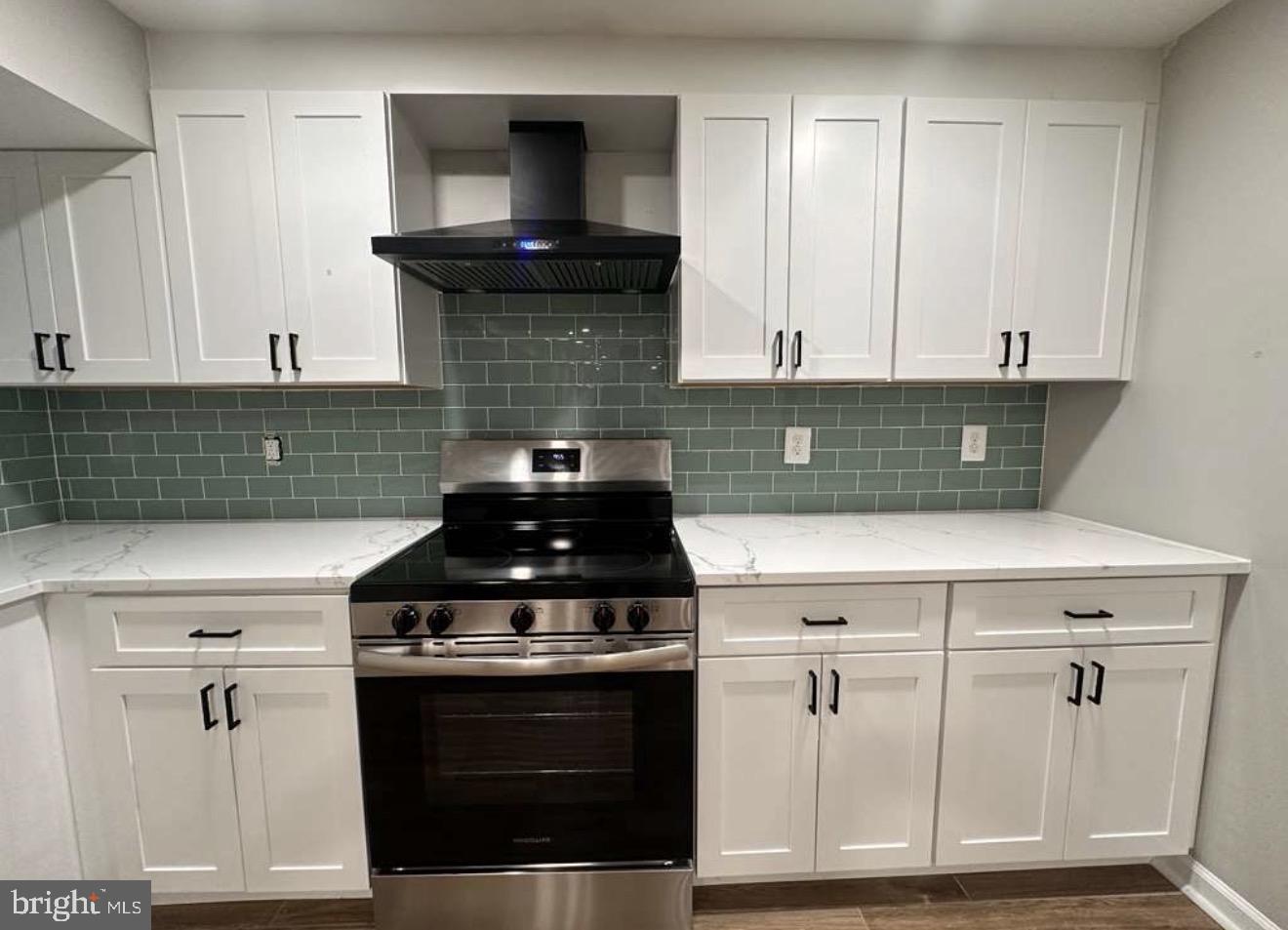 POTOMAC KNOLLS - Residential Lease