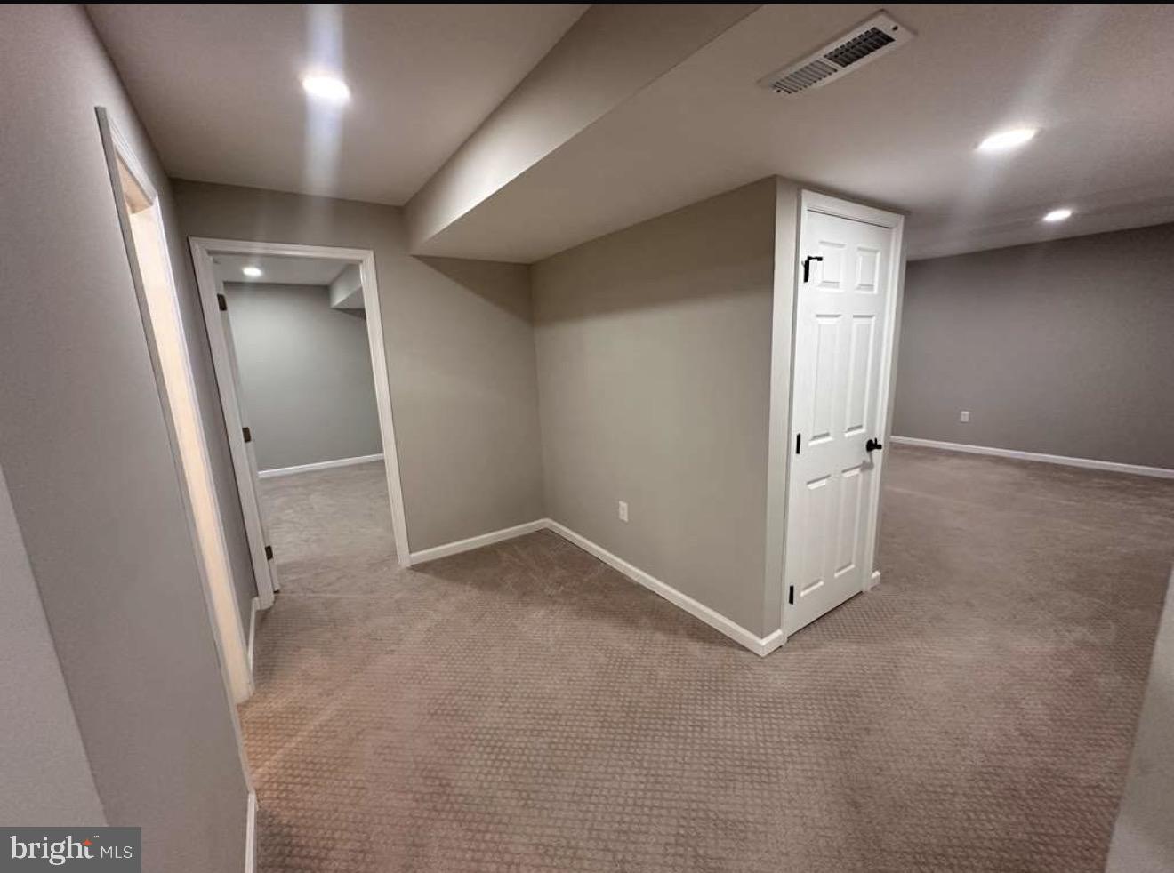 POTOMAC KNOLLS - Residential Lease