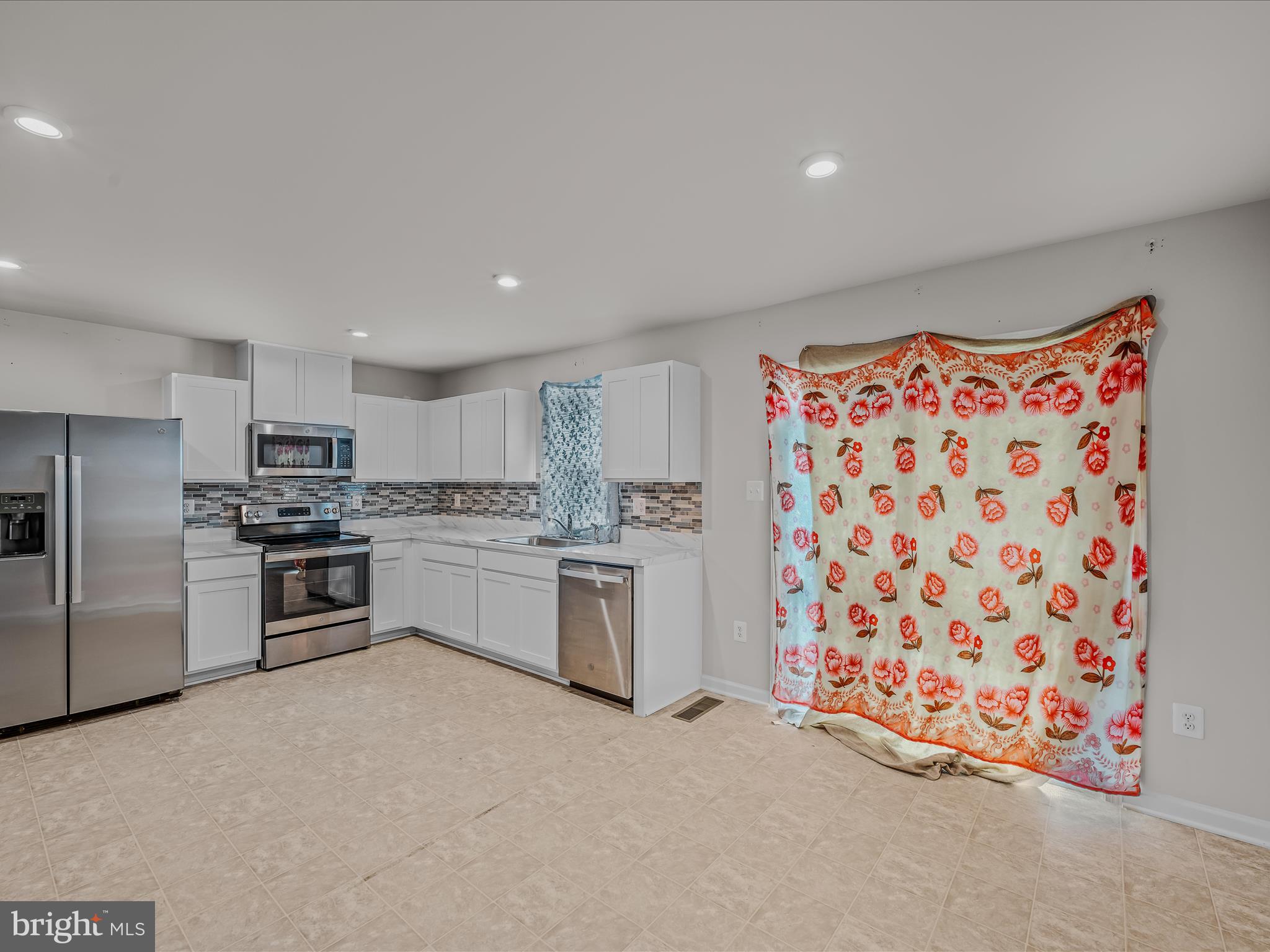 CARDINAL POINTE - Residential