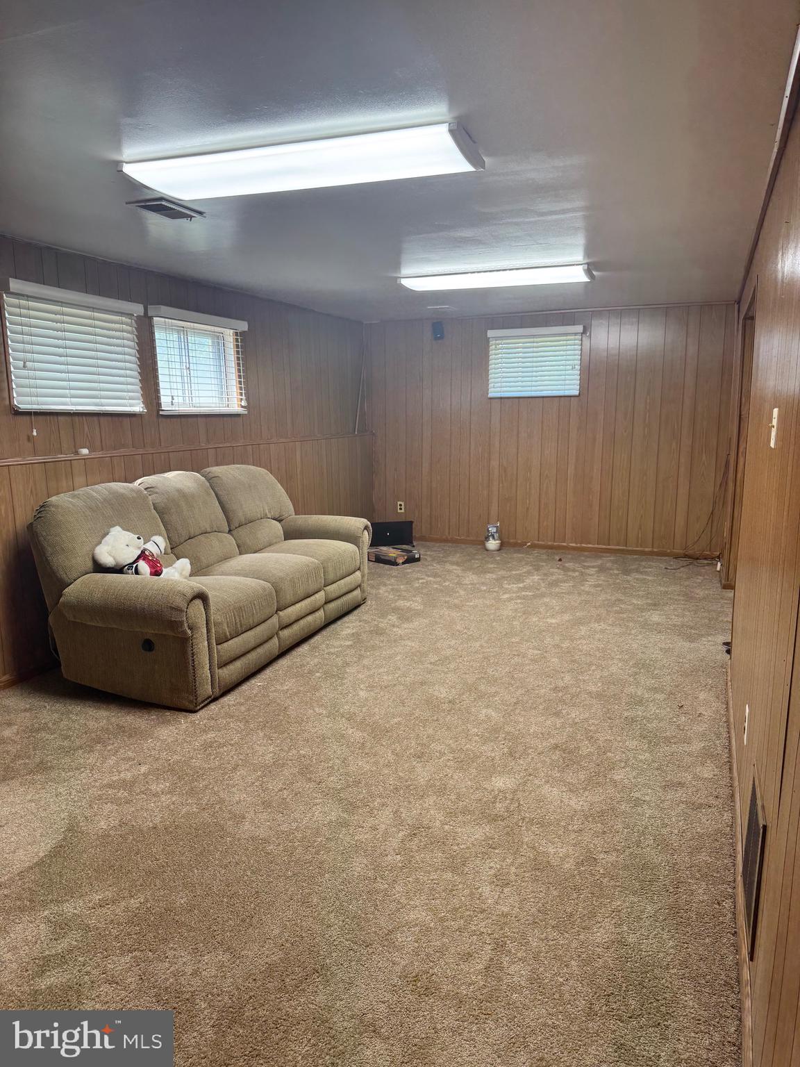 BROOKE MANOR - Residential Lease