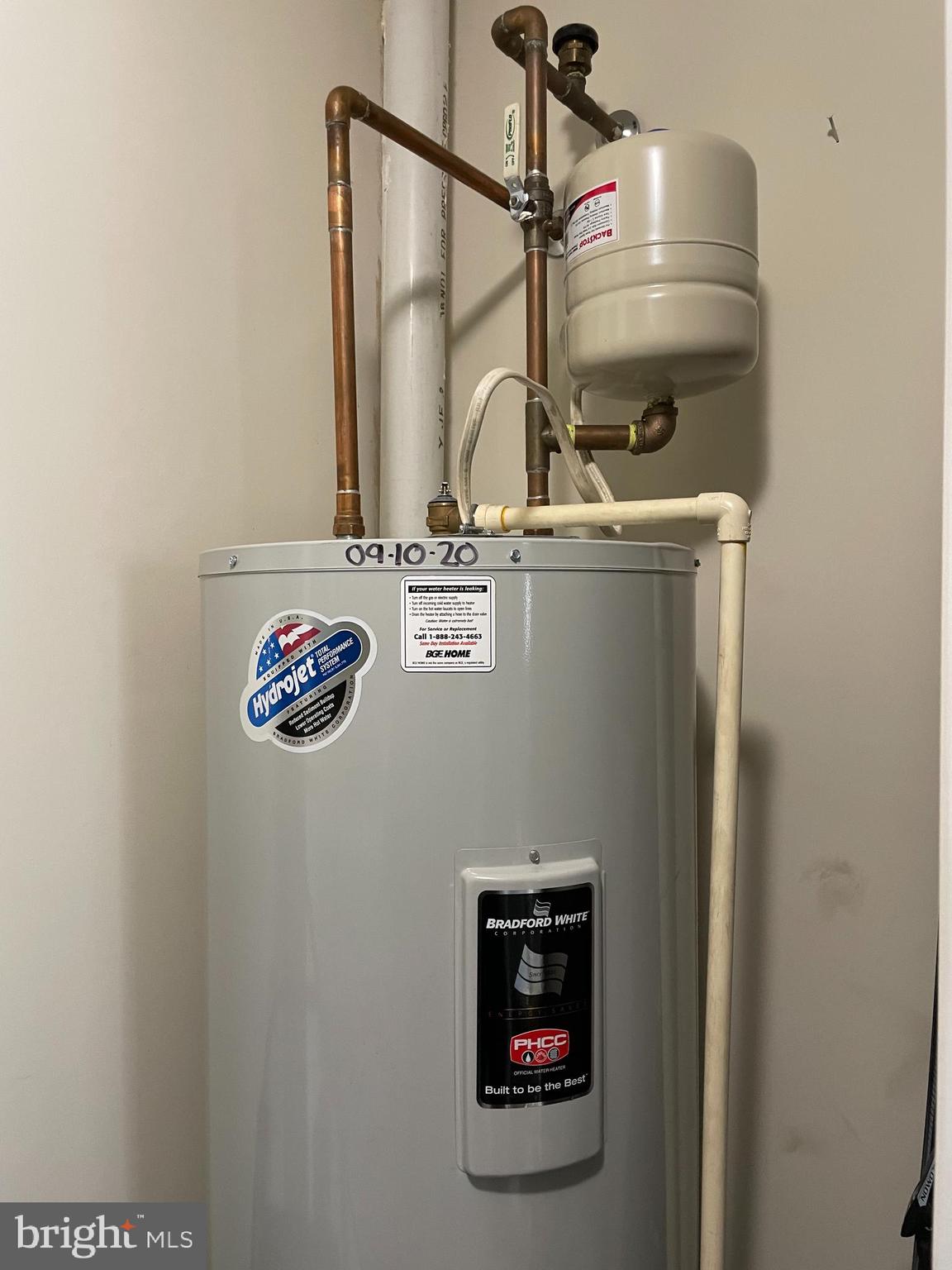 BALLENGER POINT CONDOS - Residential