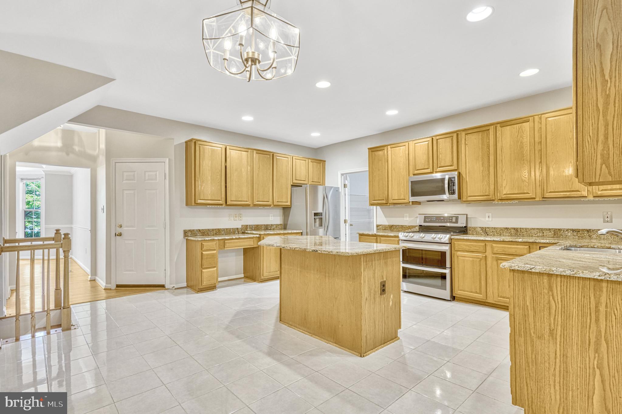 FIVE OAKS LANDING - Residential Lease