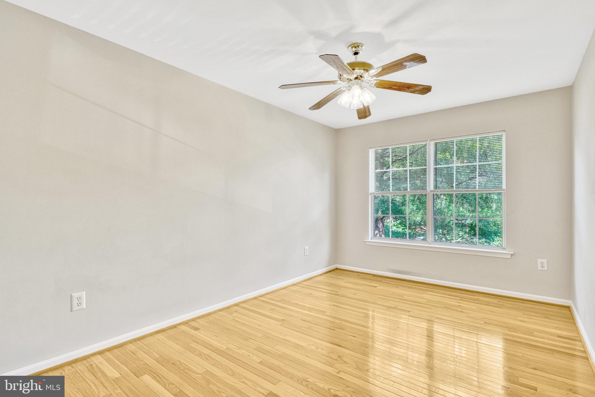 FIVE OAKS LANDING - Residential Lease