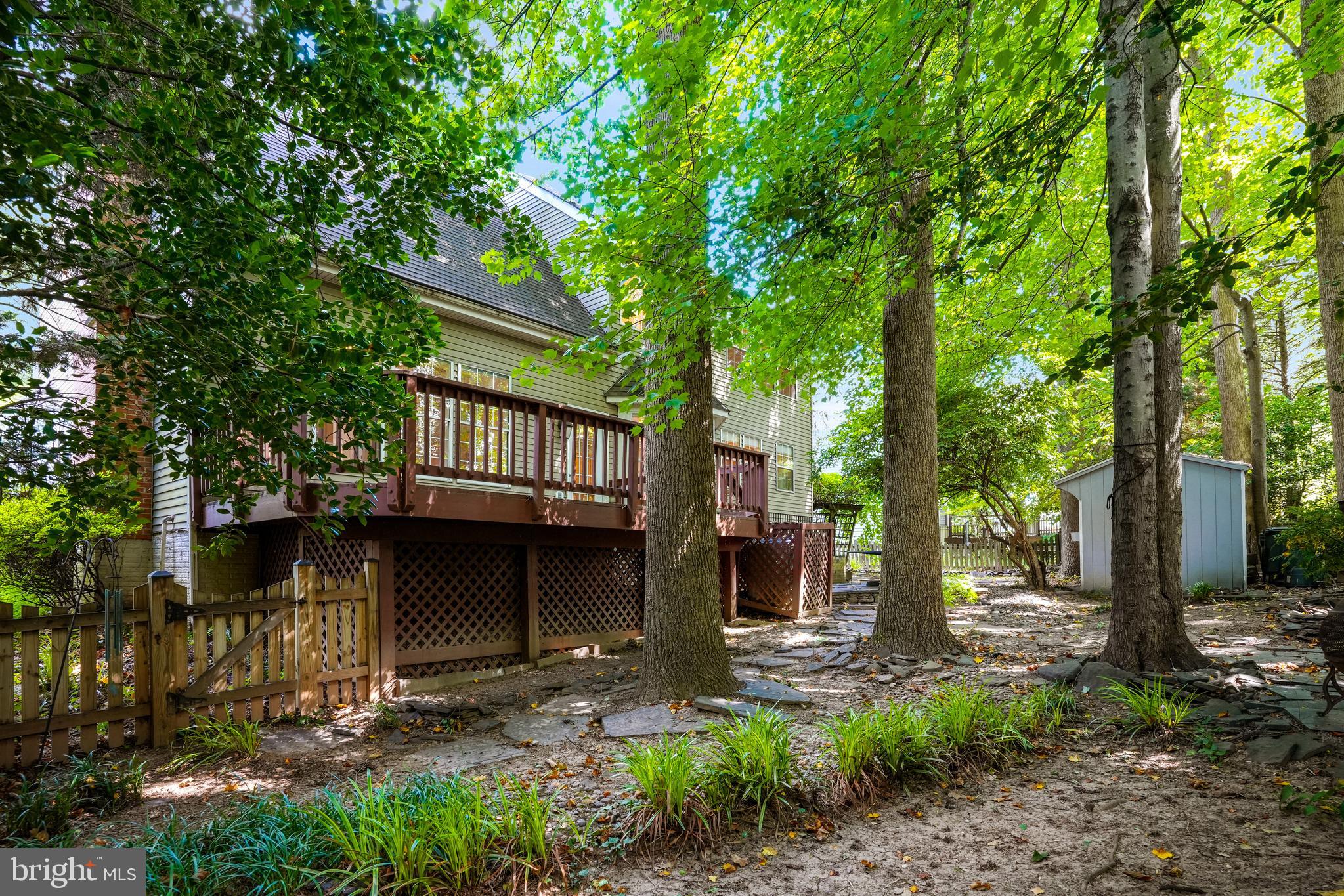 FIVE OAKS LANDING - Residential Lease