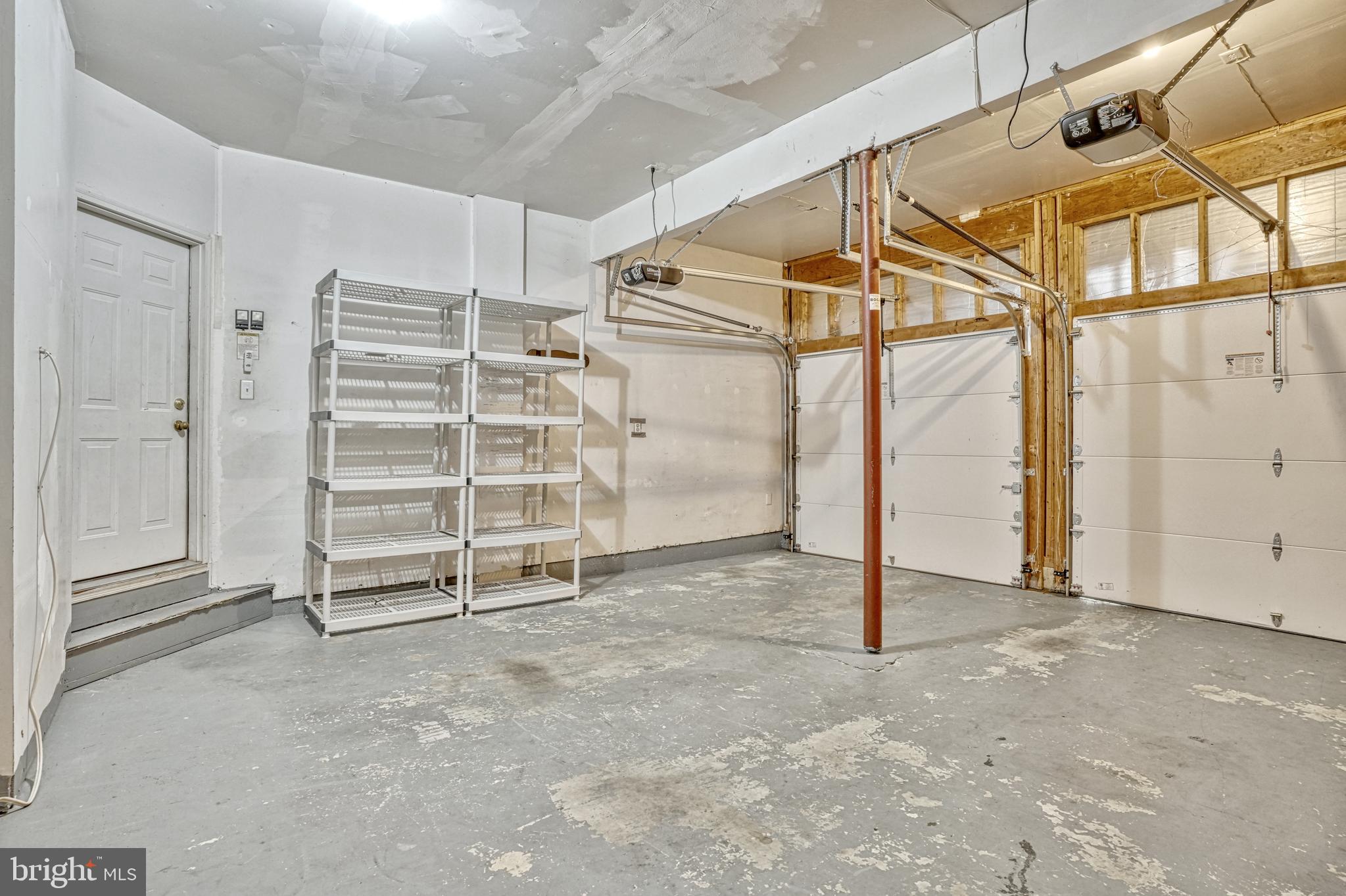 FIVE OAKS LANDING - Residential Lease