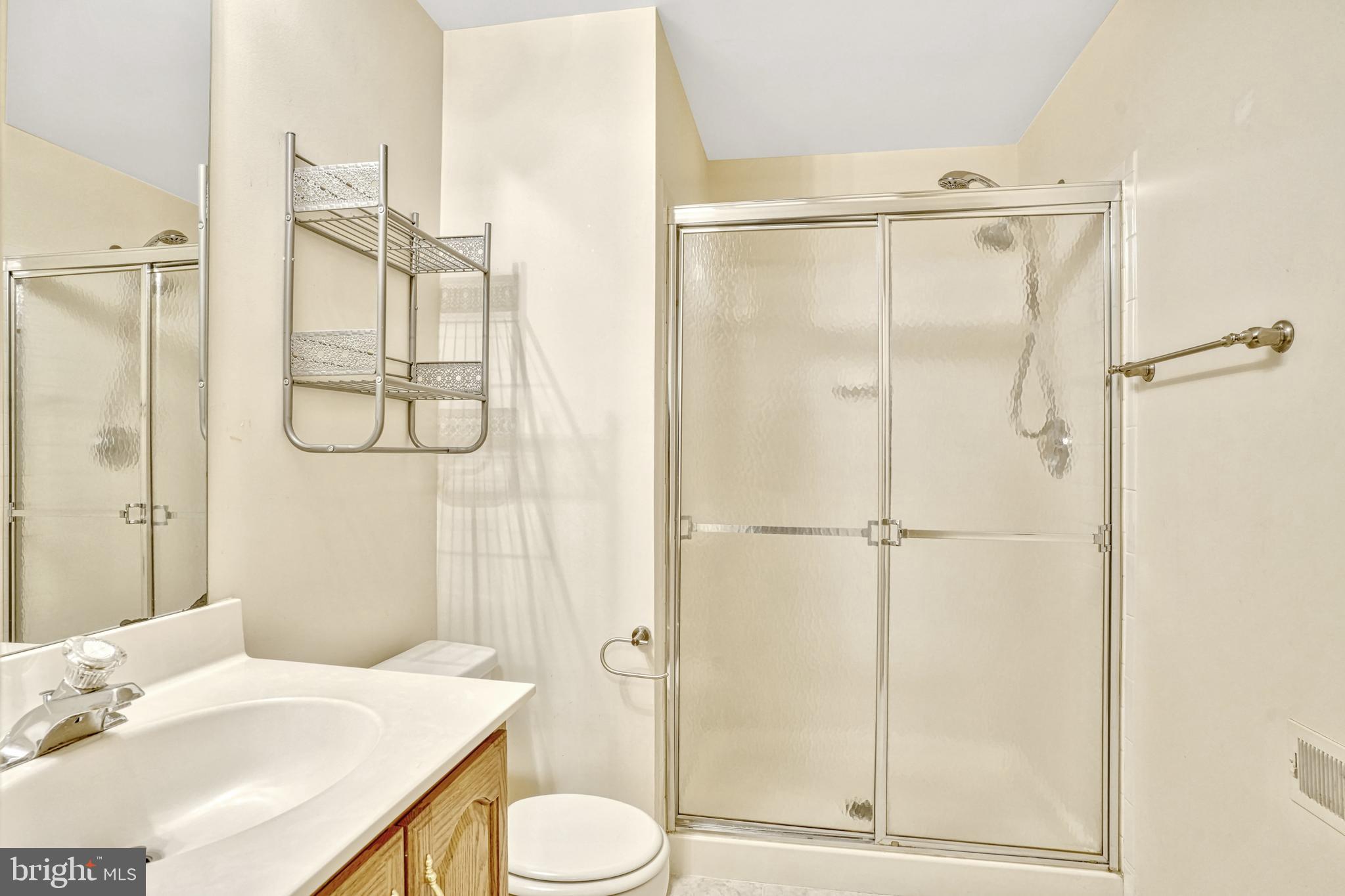 FIVE OAKS LANDING - Residential Lease