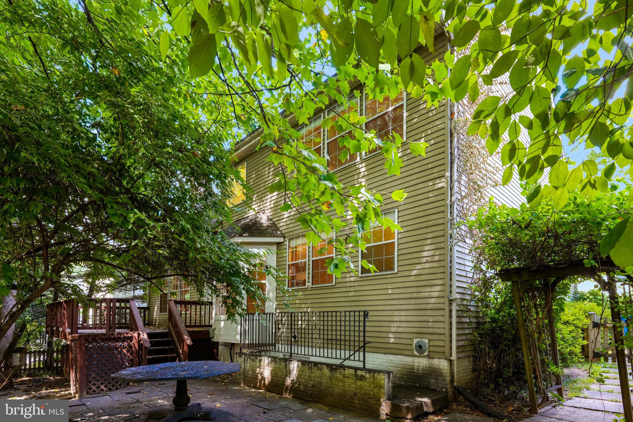 FIVE OAKS LANDING - Residential Lease