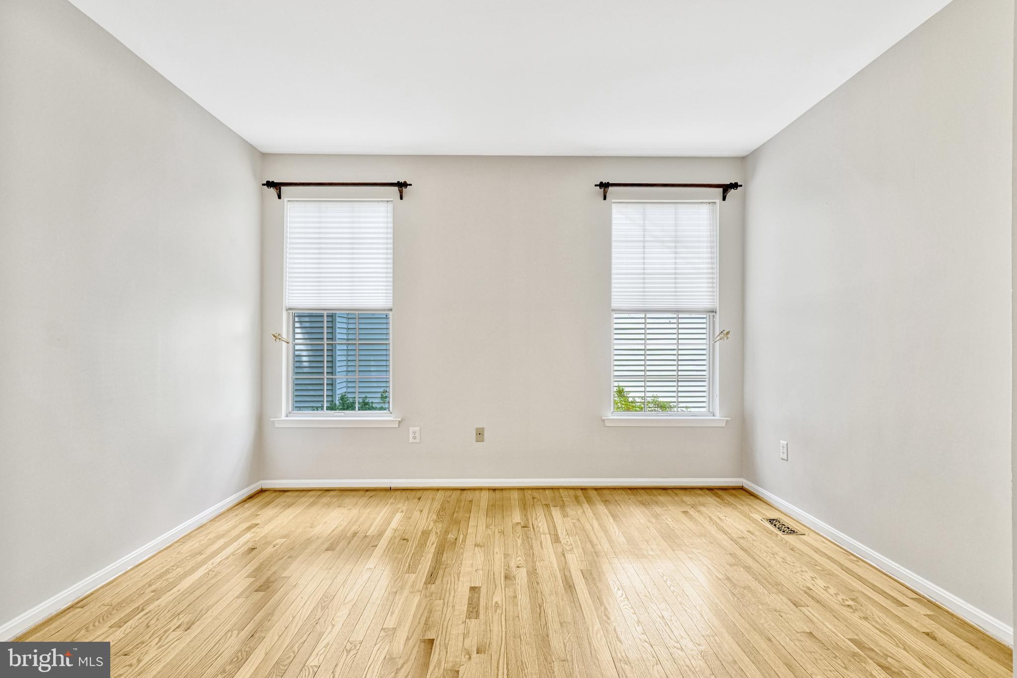 FIVE OAKS LANDING - Residential Lease