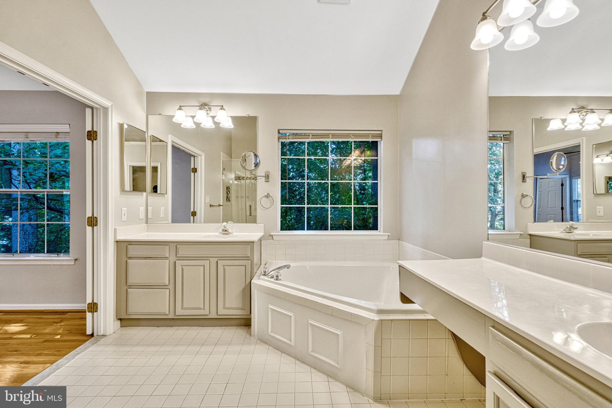 FIVE OAKS LANDING - Residential Lease