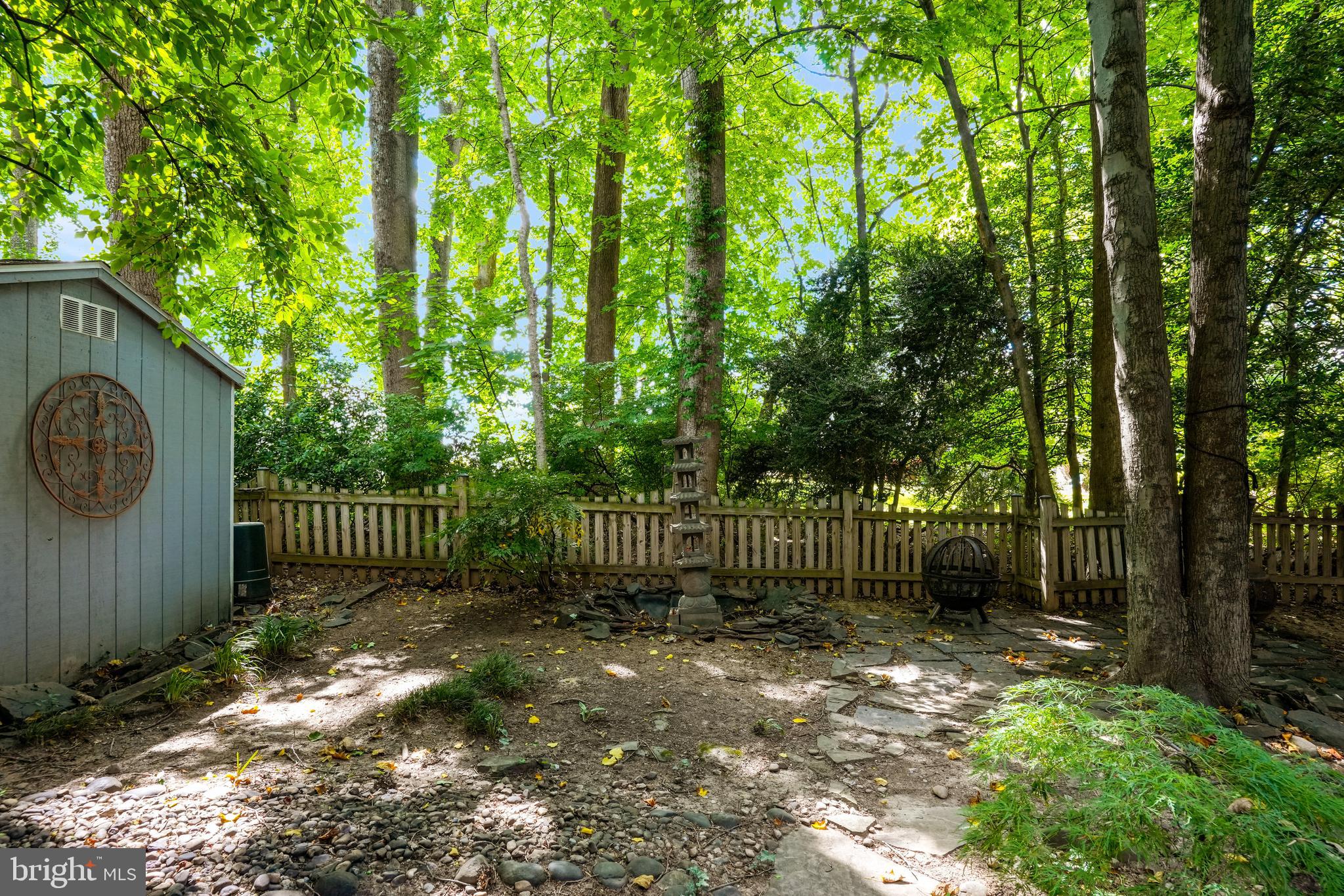 FIVE OAKS LANDING - Residential Lease