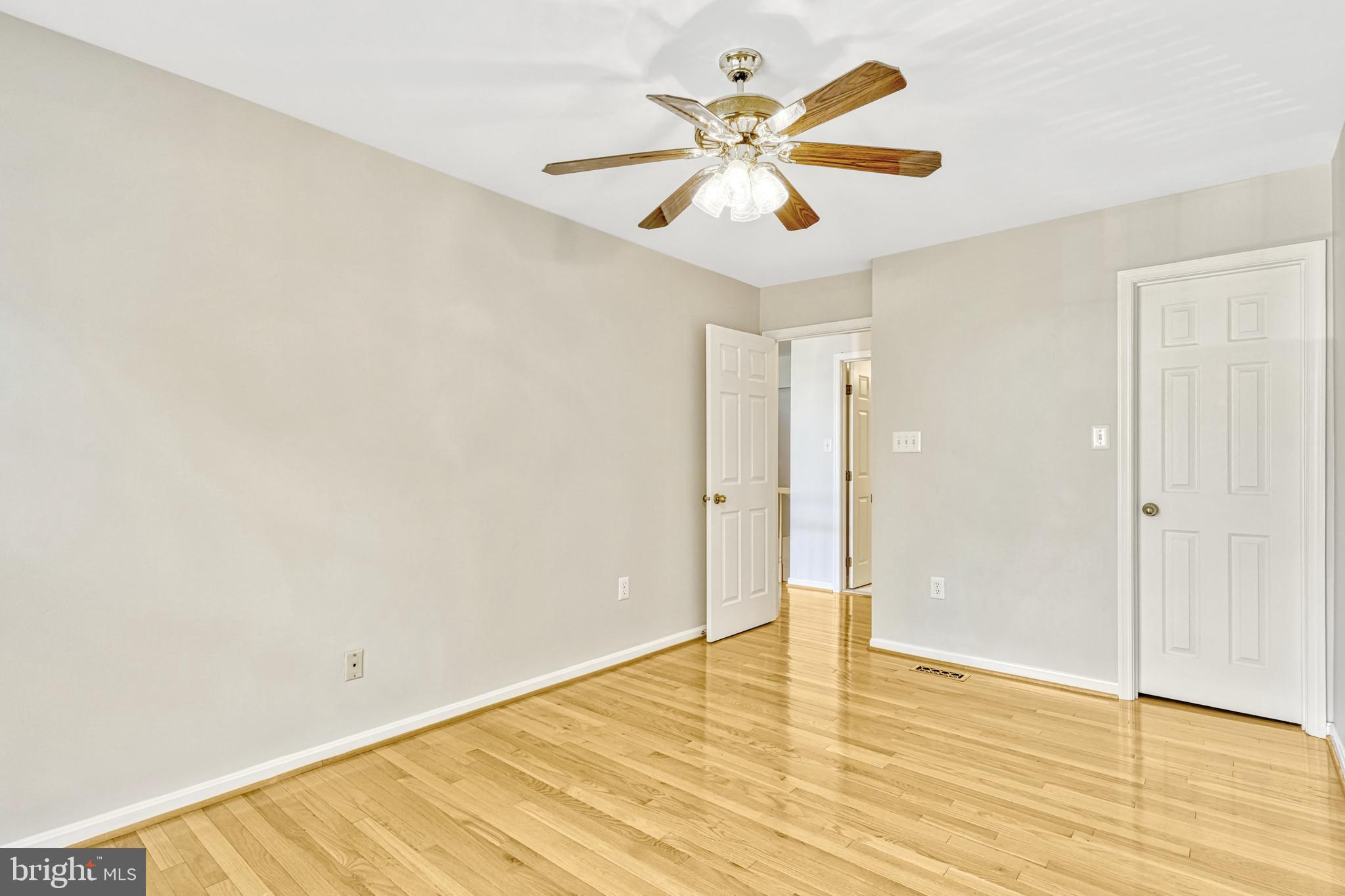 FIVE OAKS LANDING - Residential Lease