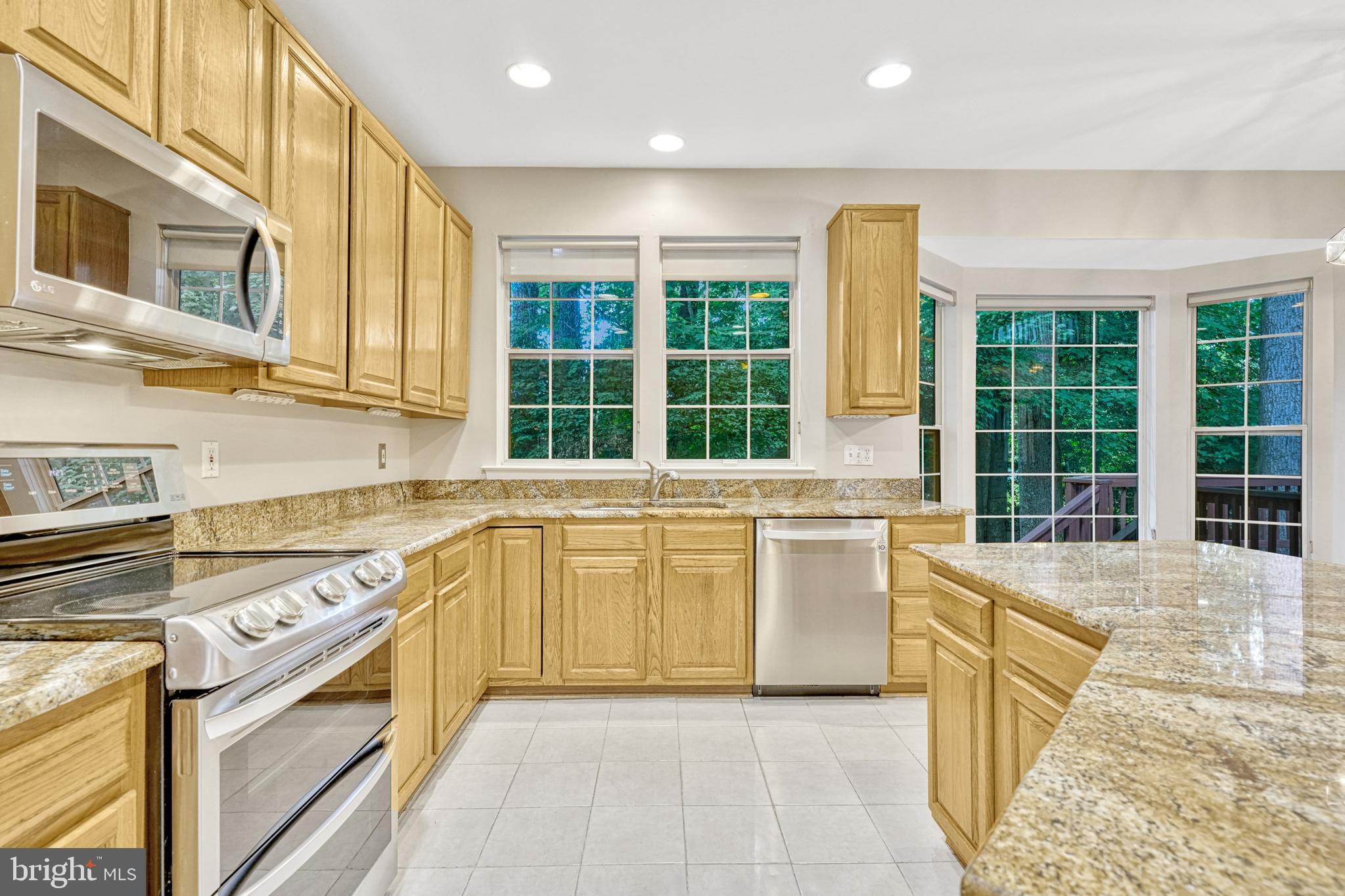 FIVE OAKS LANDING - Residential Lease