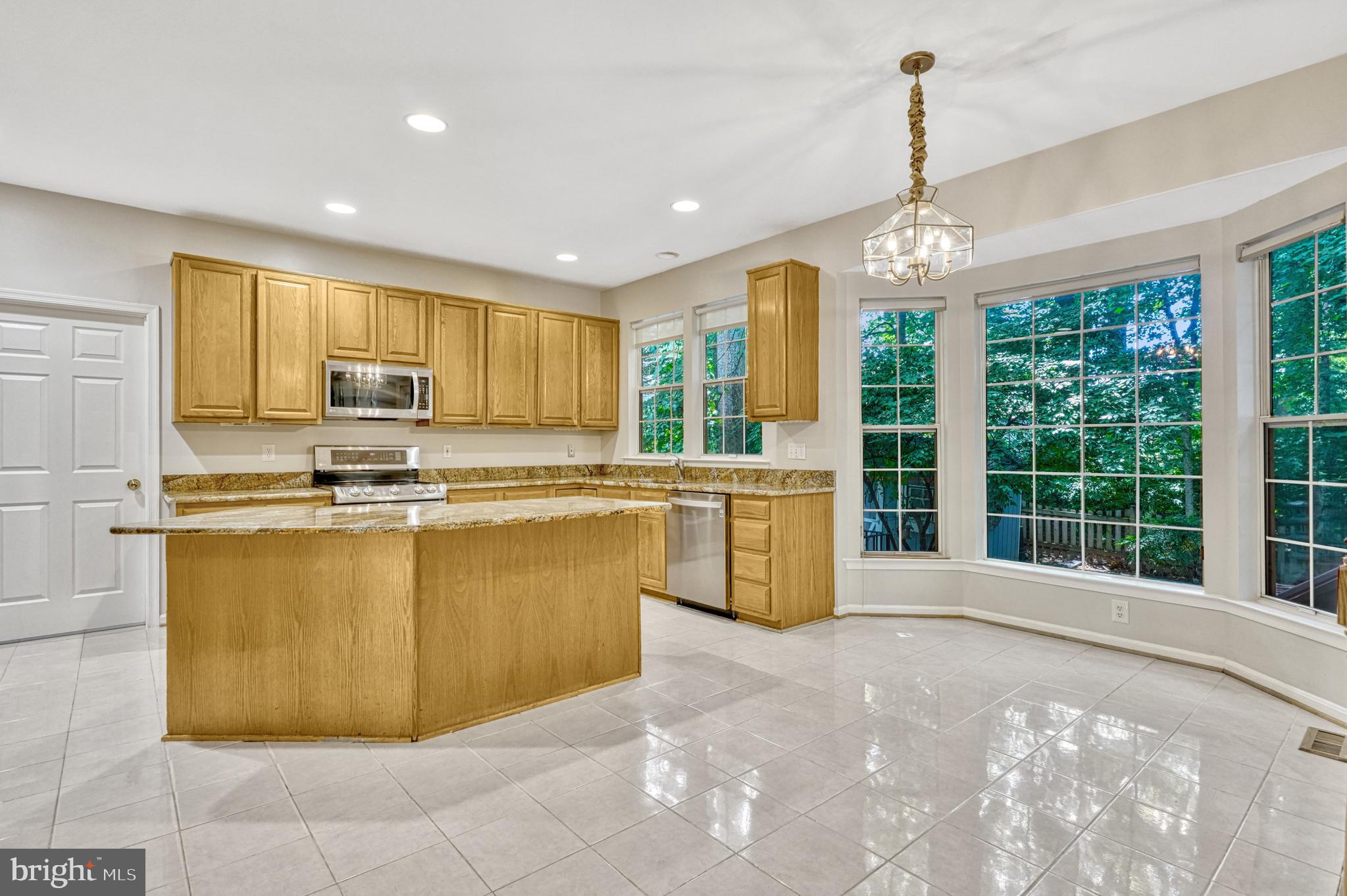 FIVE OAKS LANDING - Residential Lease