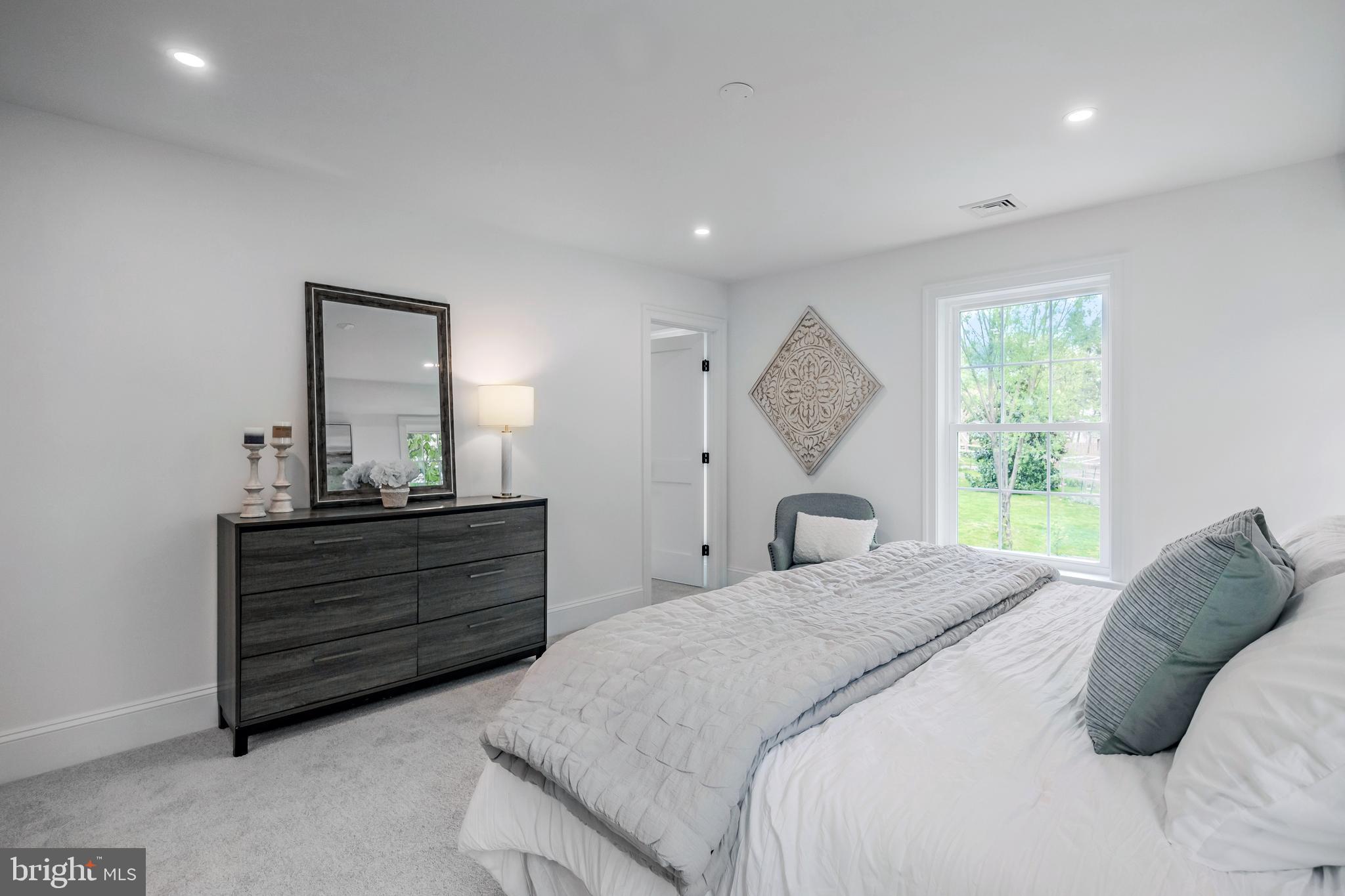 OAKMONT - Residential