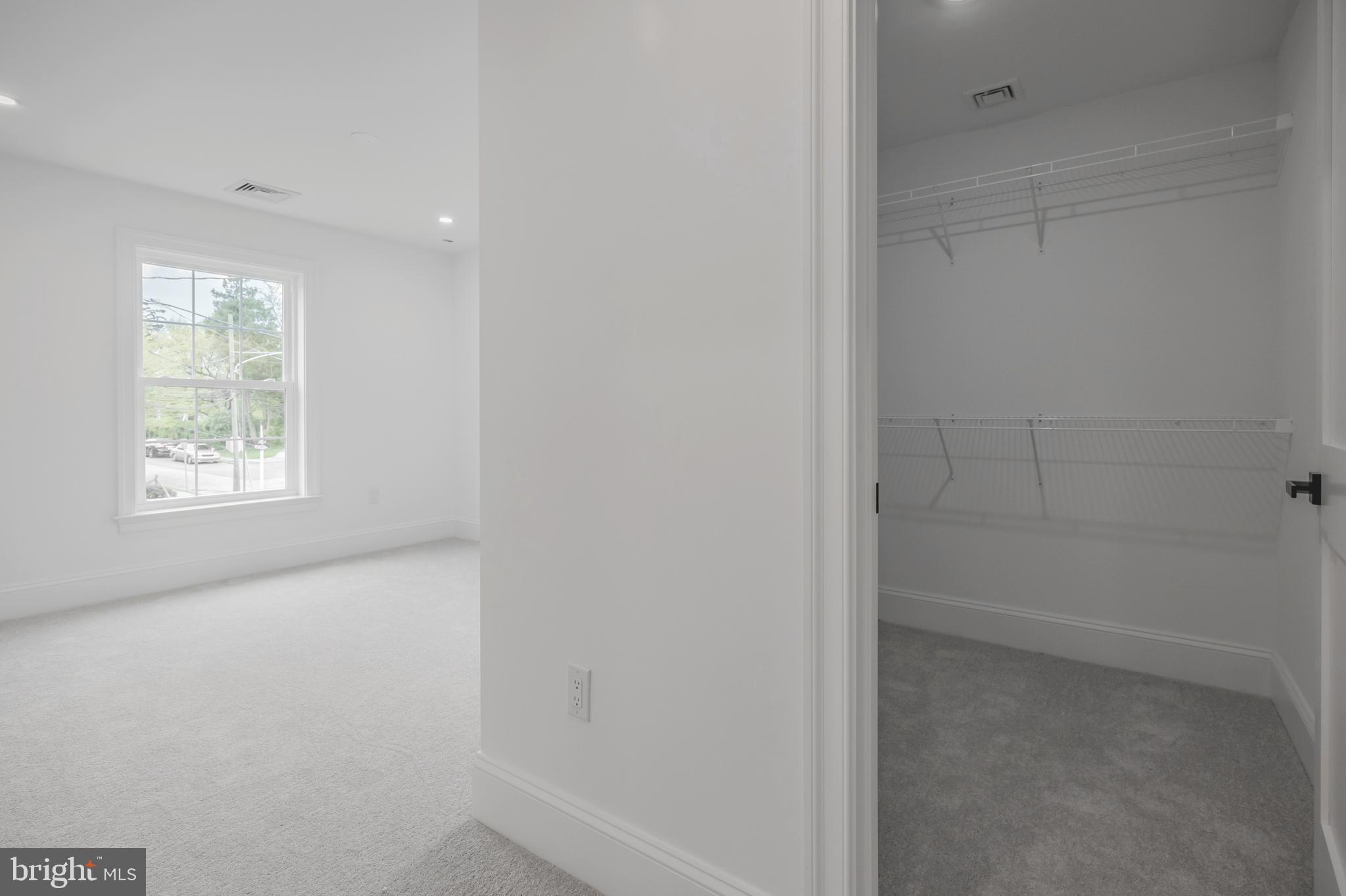 OAKMONT - Residential