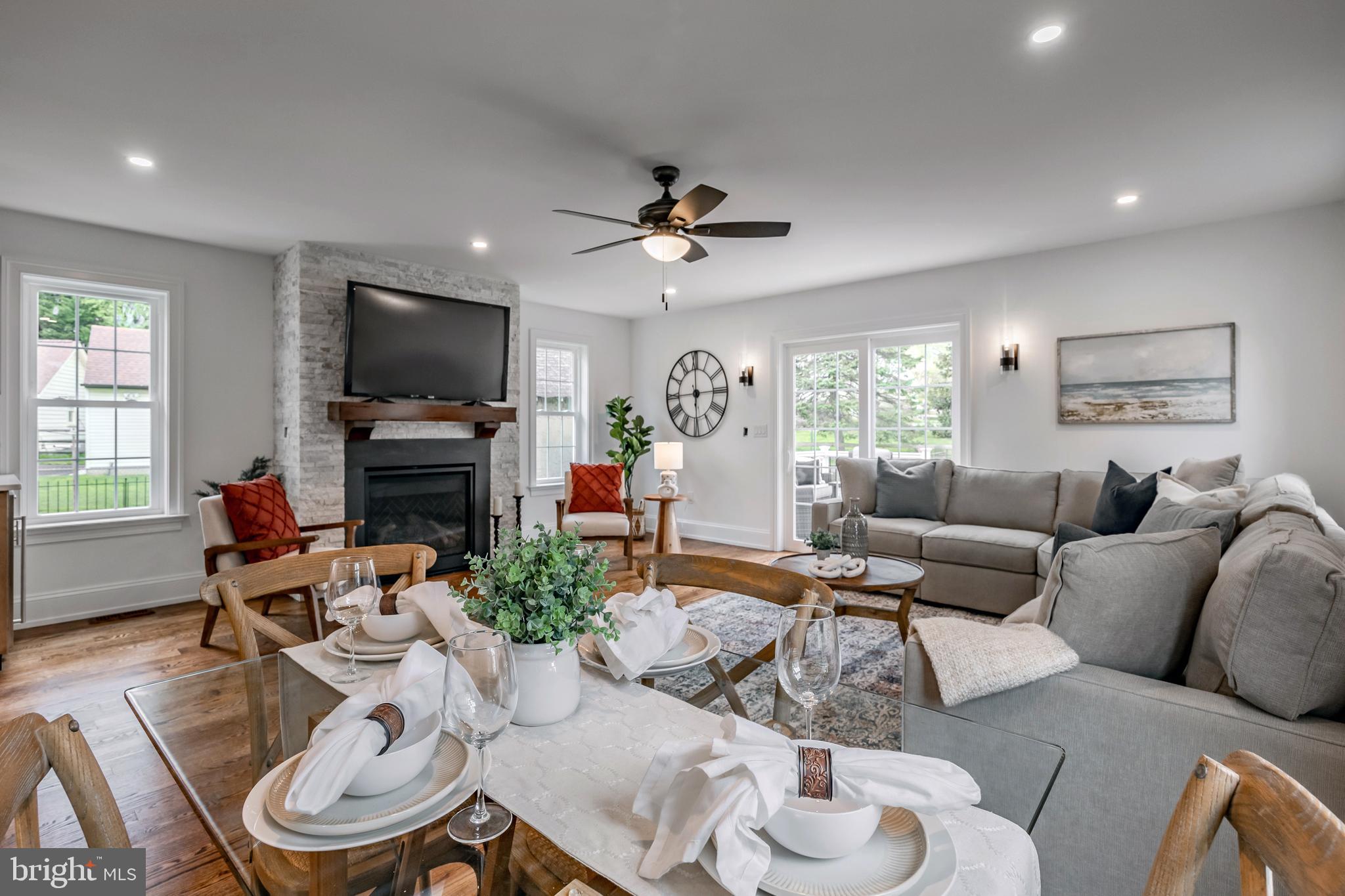 OAKMONT - Residential