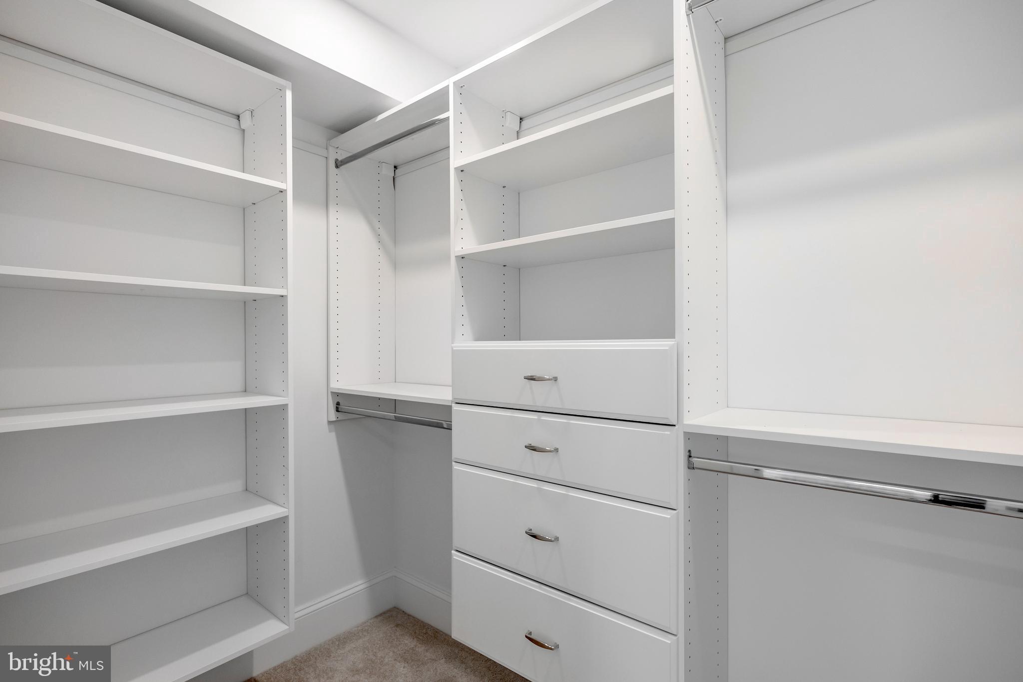 OAKMONT - Residential