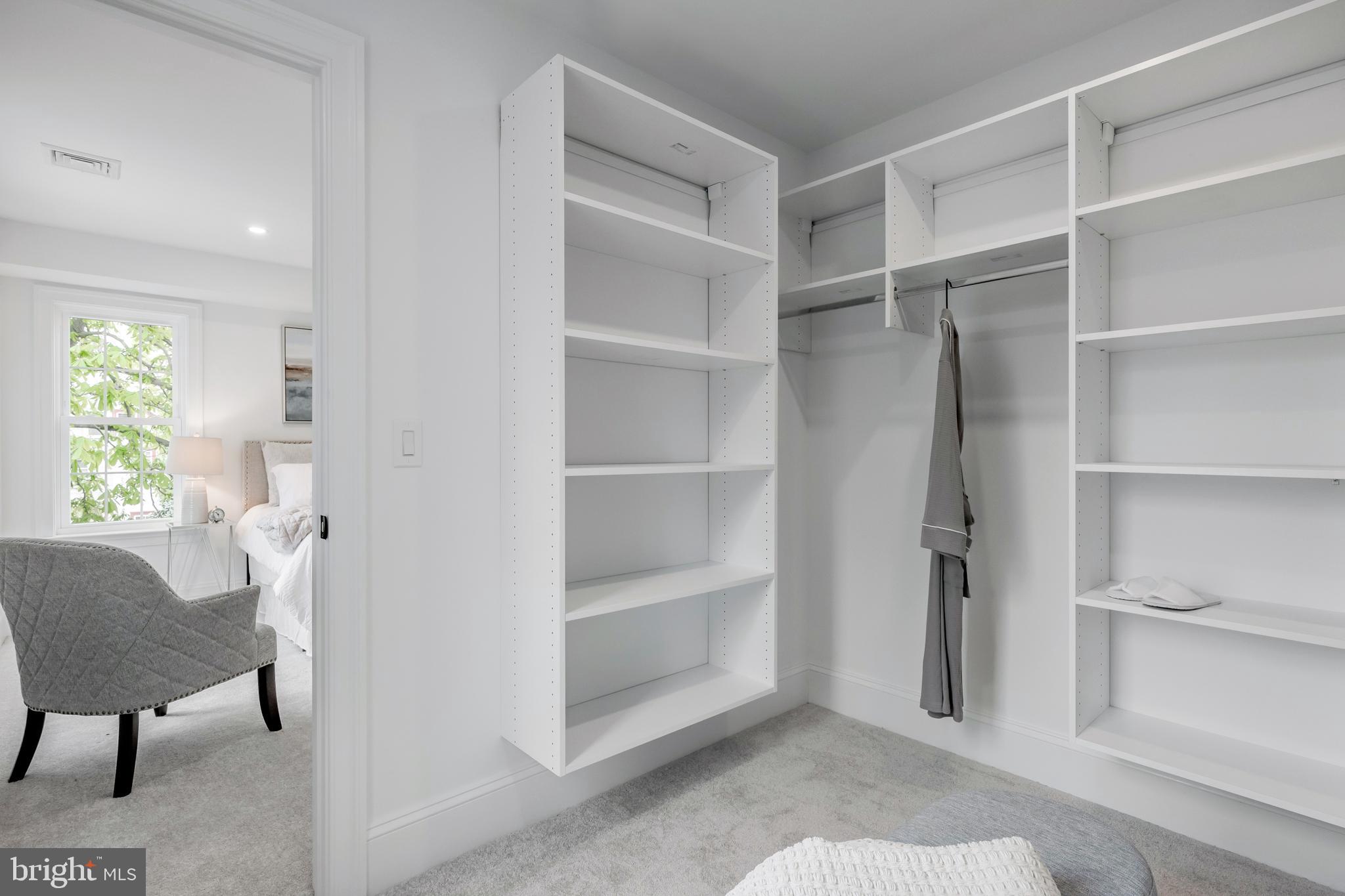 OAKMONT - Residential