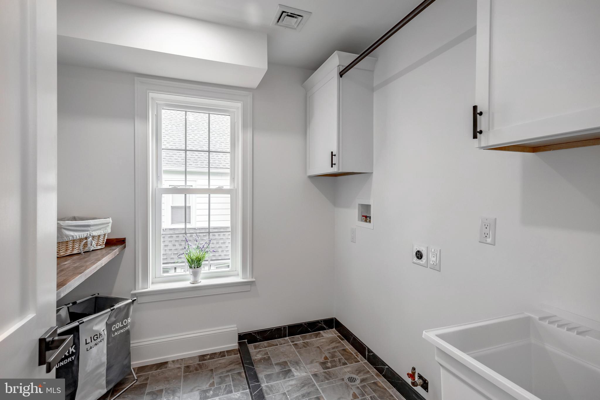 OAKMONT - Residential