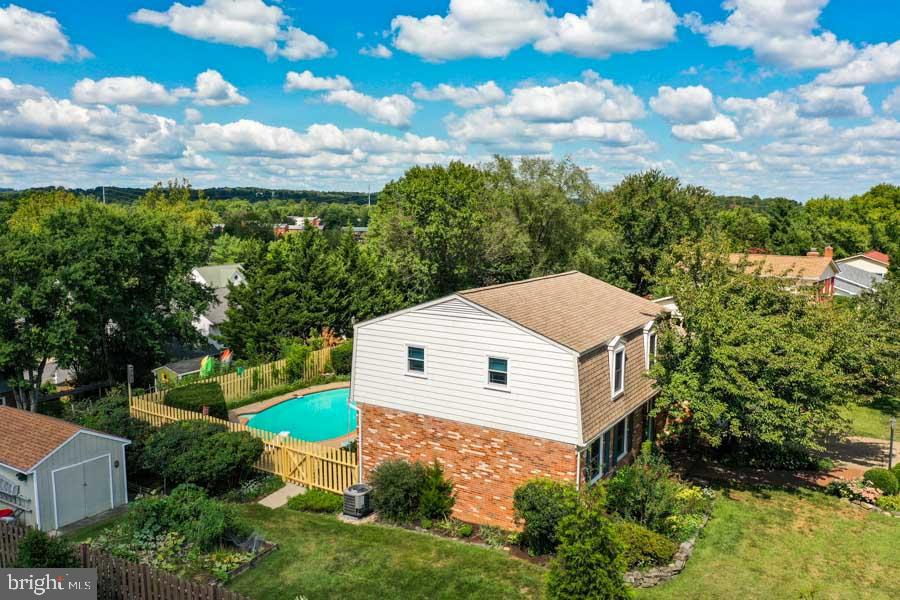 LEESBURG COUNTRY CLUB - Residential