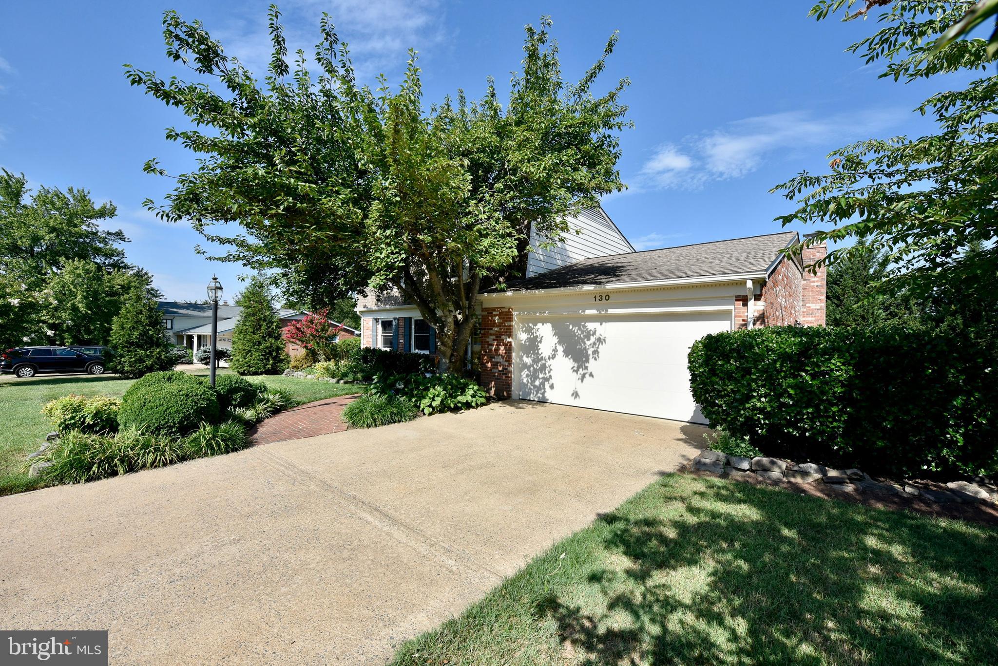 LEESBURG COUNTRY CLUB - Residential