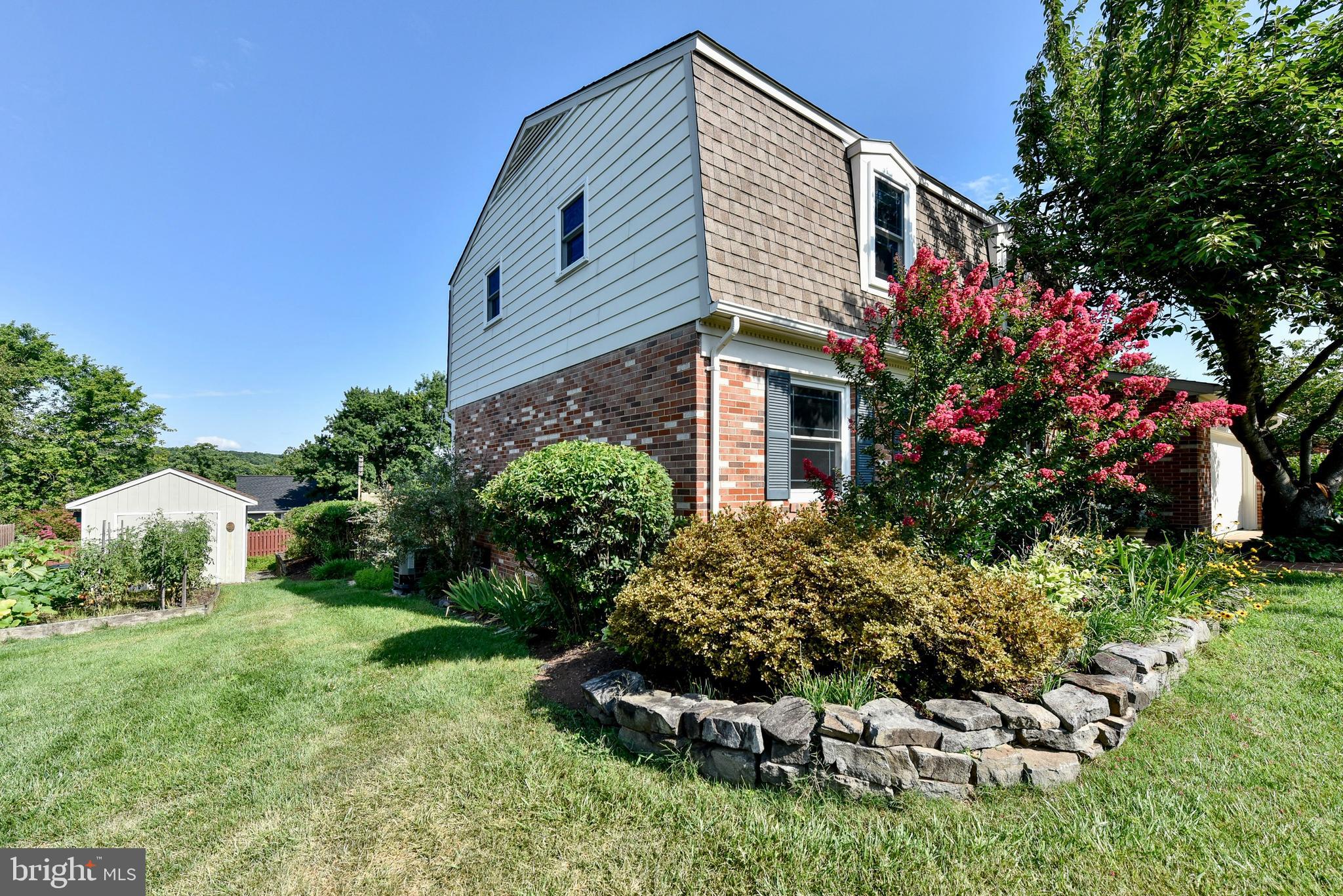 LEESBURG COUNTRY CLUB - Residential