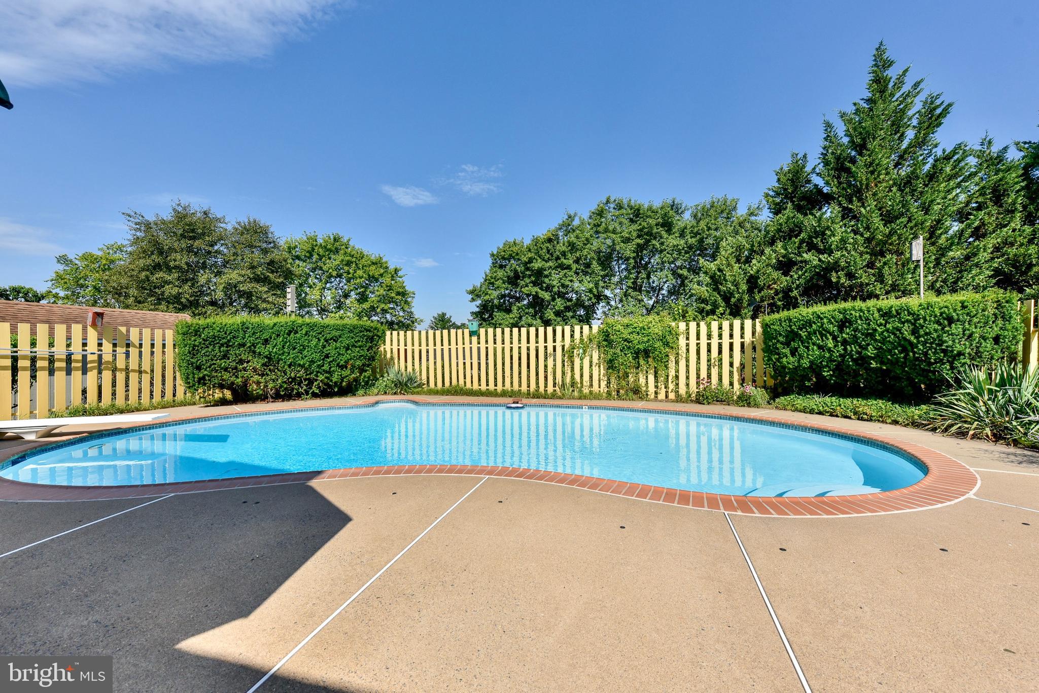 LEESBURG COUNTRY CLUB - Residential