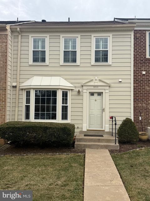 Photo of 5539 Ridgeton Hill Court, FAIRFAX, VA 22032 (MLS # VAFX2292080)