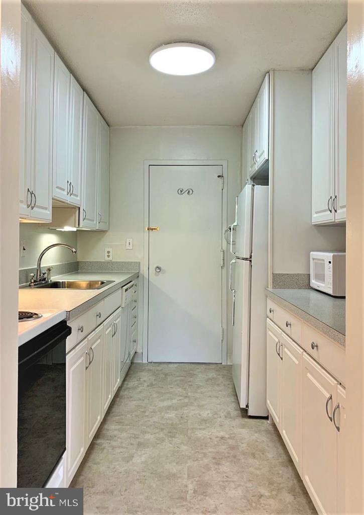 WESTLAKE TERRACE - Residential Lease