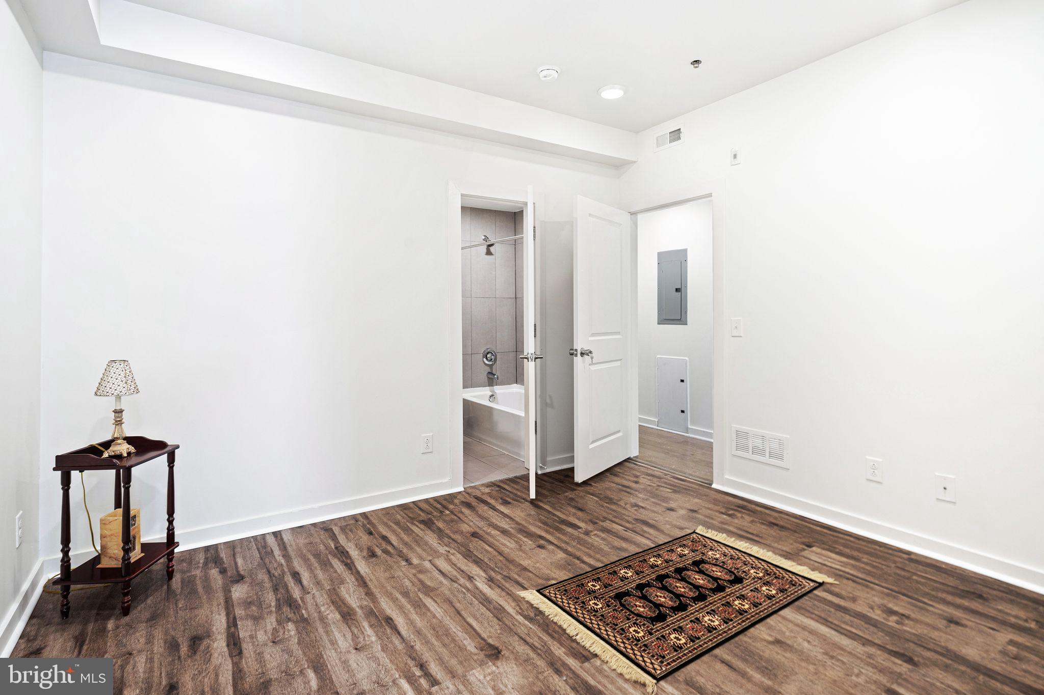 NORRIS SQUARE - Residential