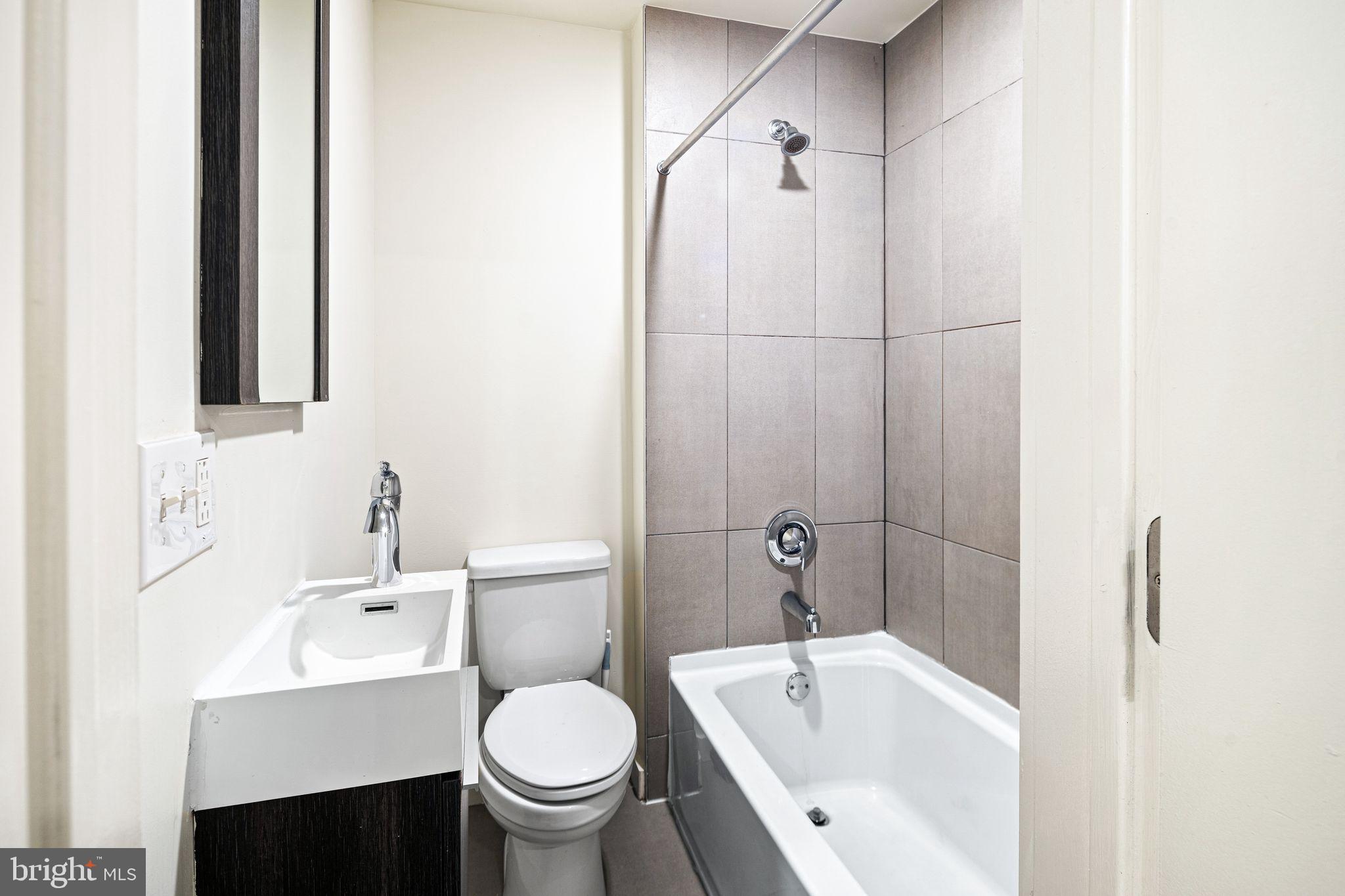 NORRIS SQUARE - Residential