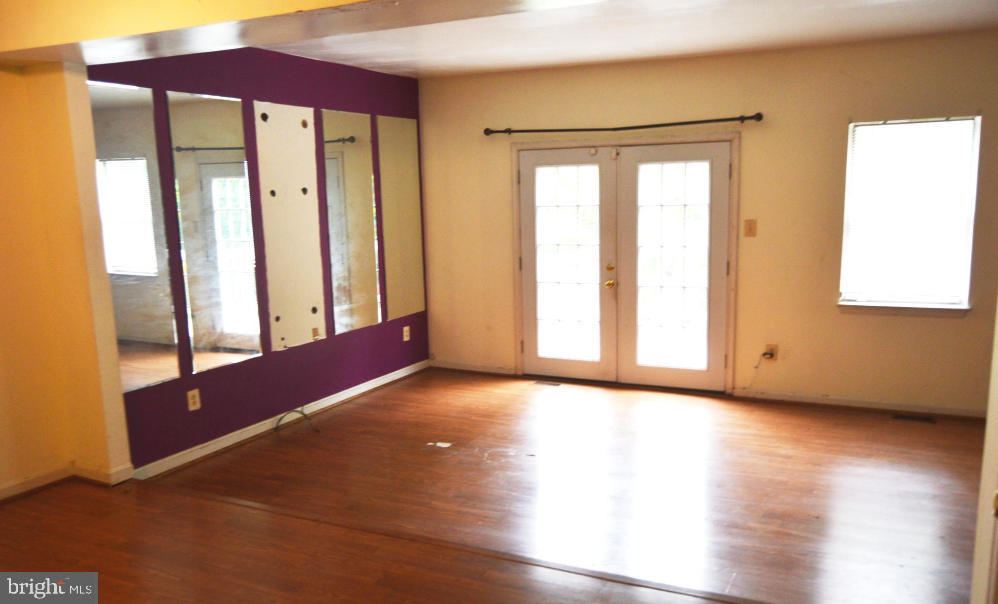 LONDON WOODS - Residential