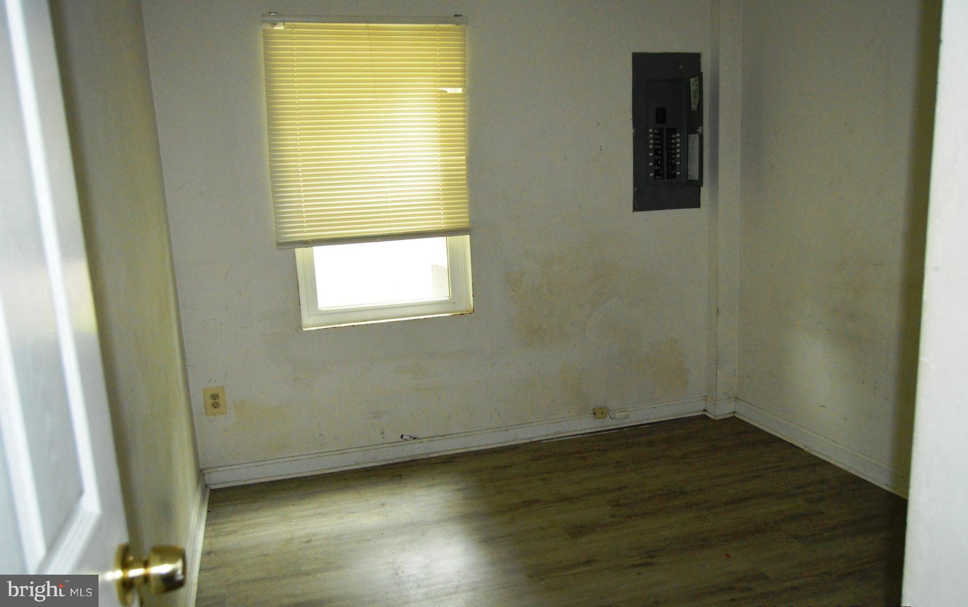 LONDON WOODS - Residential