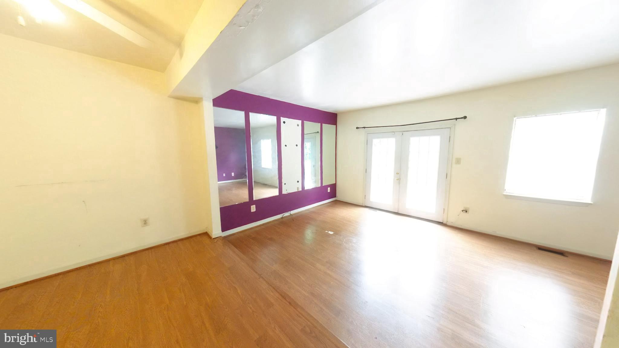 LONDON WOODS - Residential