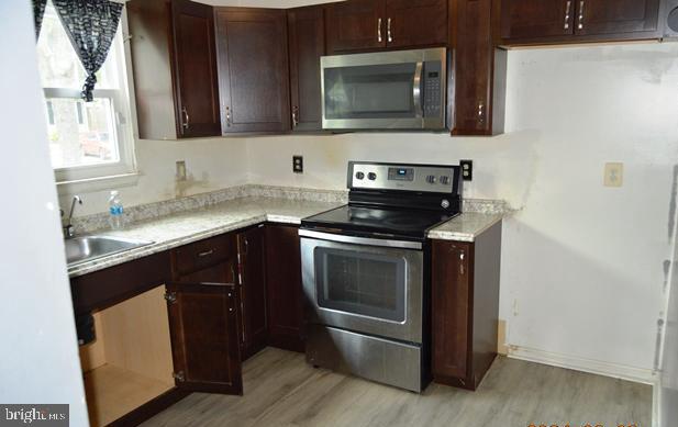 LONDON WOODS - Residential