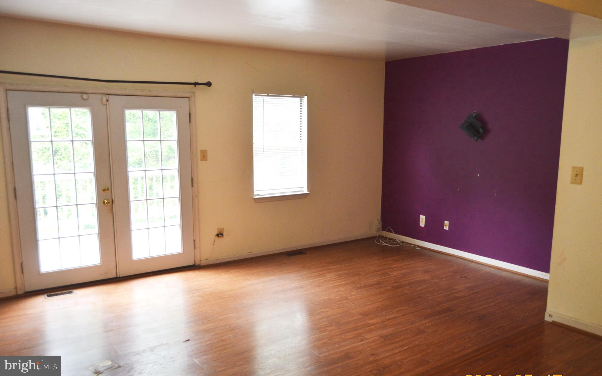 LONDON WOODS - Residential