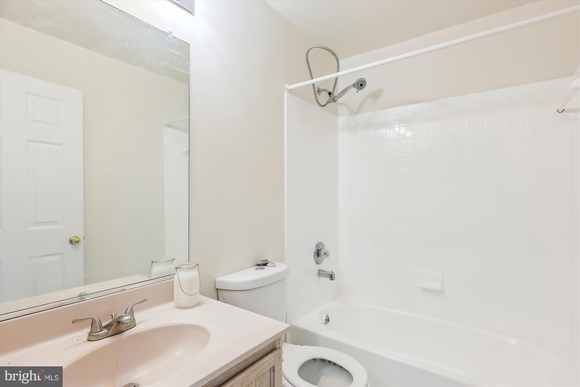 THOMPSON ESTATES - Residential