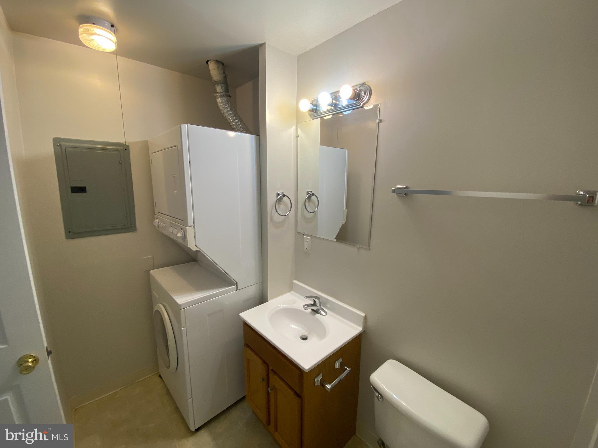 BERRY STREET CONDOMINIUMS - Residential Lease