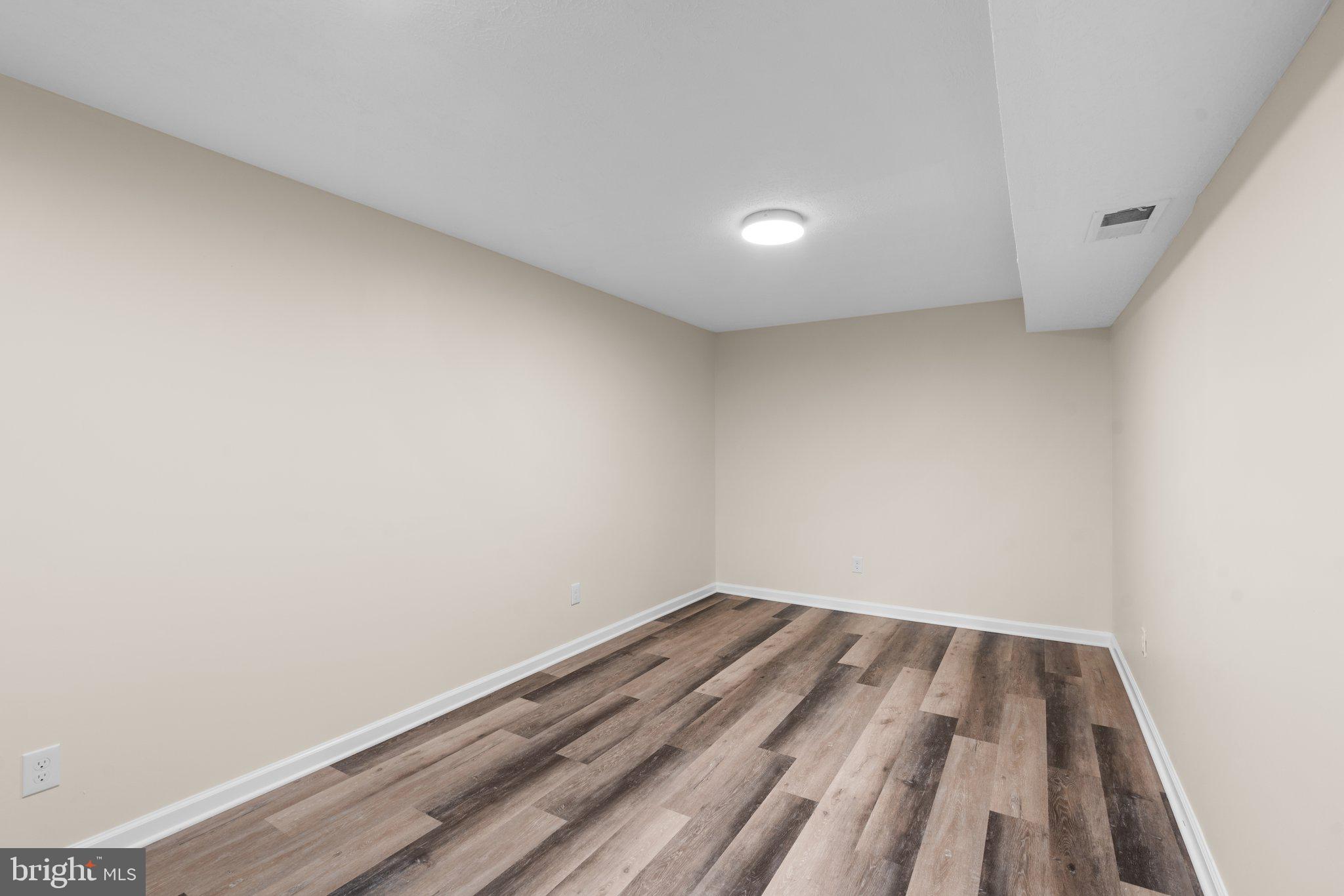 SEVEN OAKS - Residential