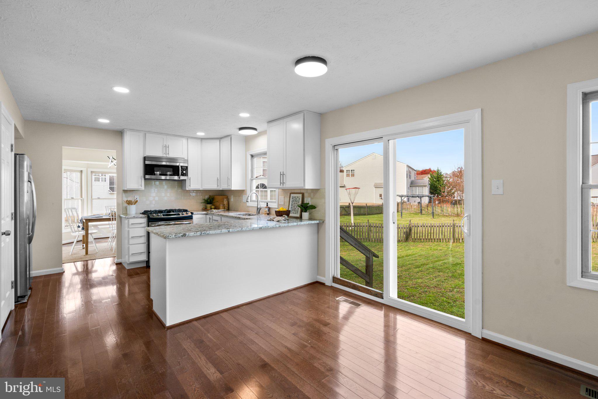 SEVEN OAKS - Residential