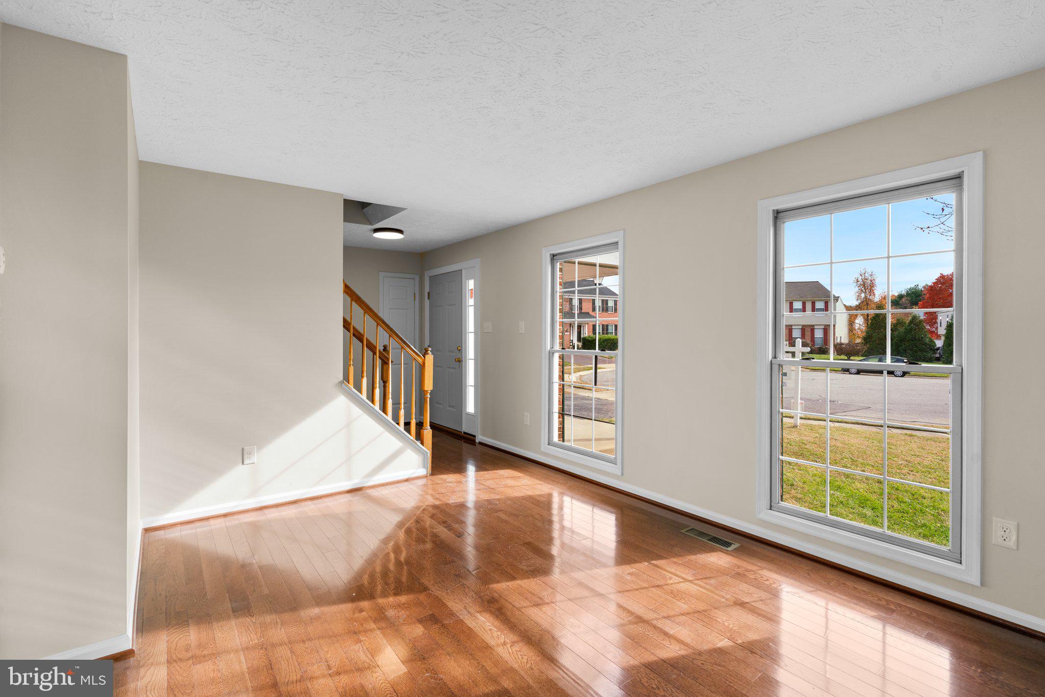 SEVEN OAKS - Residential