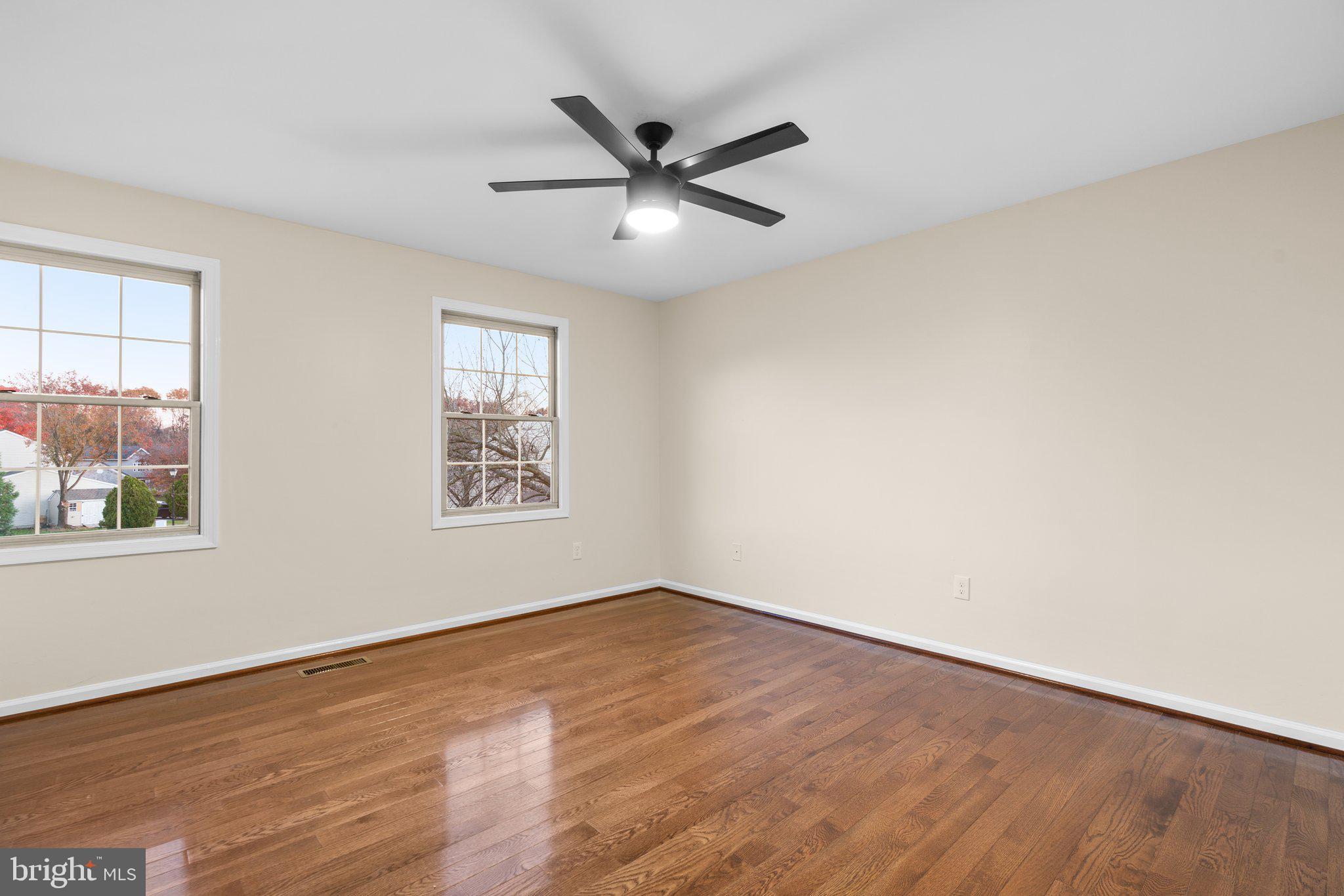 SEVEN OAKS - Residential