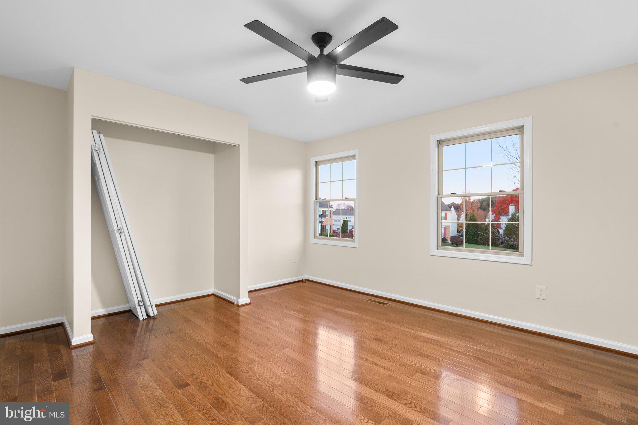 SEVEN OAKS - Residential