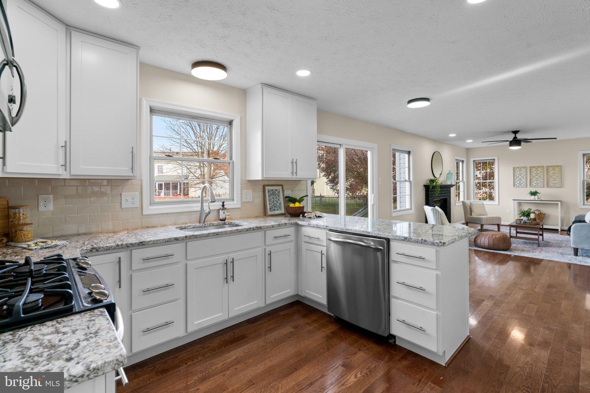 SEVEN OAKS - Residential