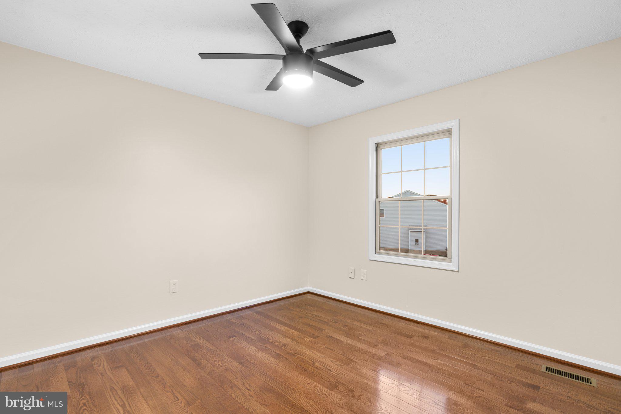 SEVEN OAKS - Residential