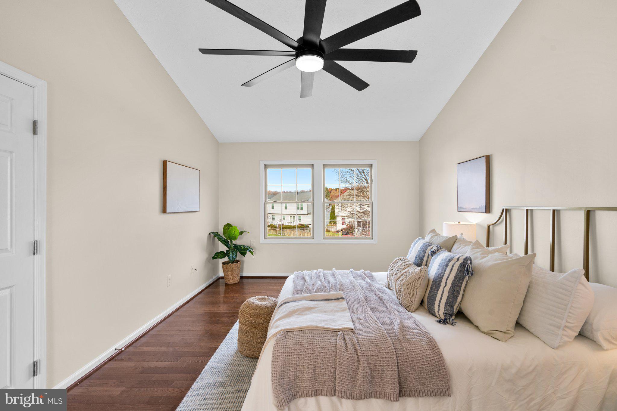 SEVEN OAKS - Residential