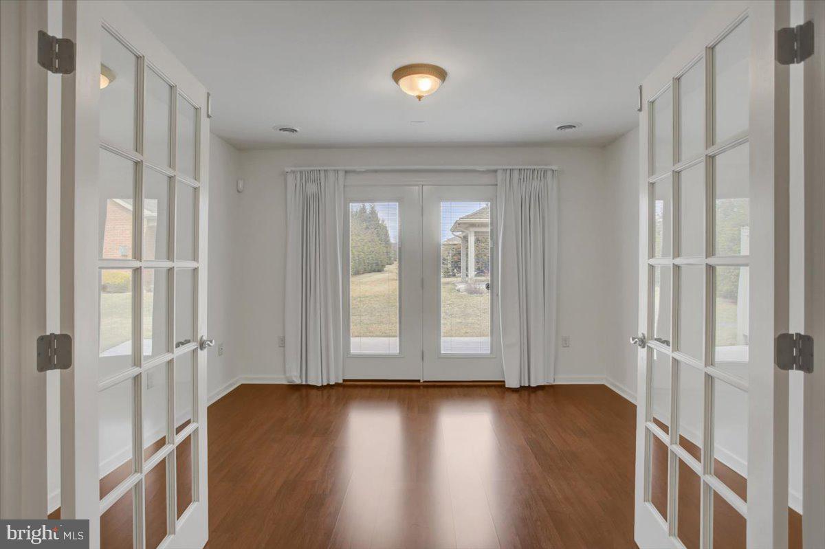 EMERALD POINTE - Residential